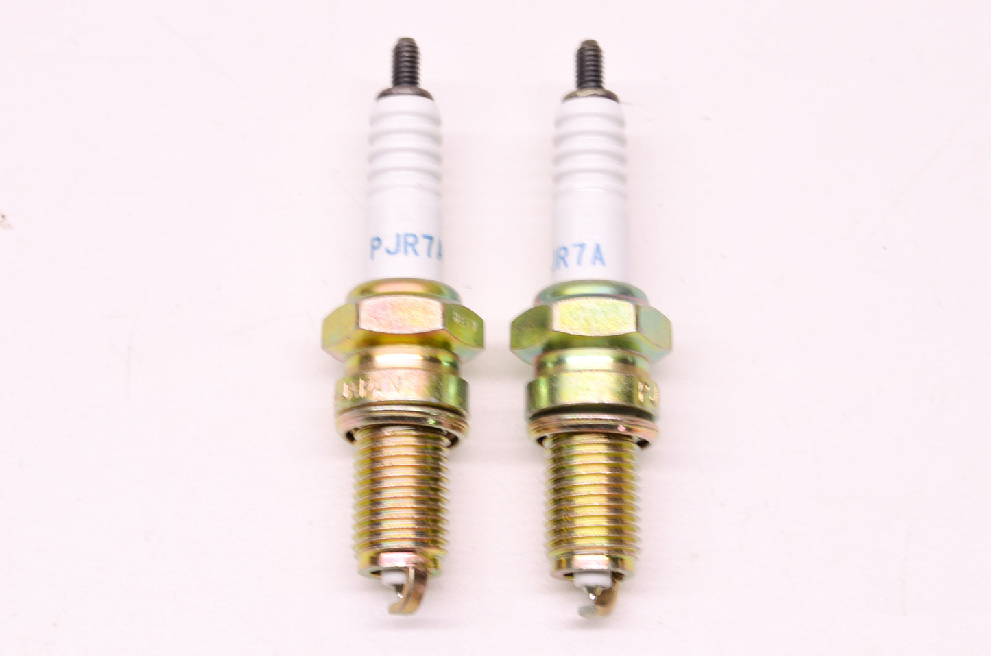 NGK PJR7A, 2842 Spark Plug Qty 2 NOS
