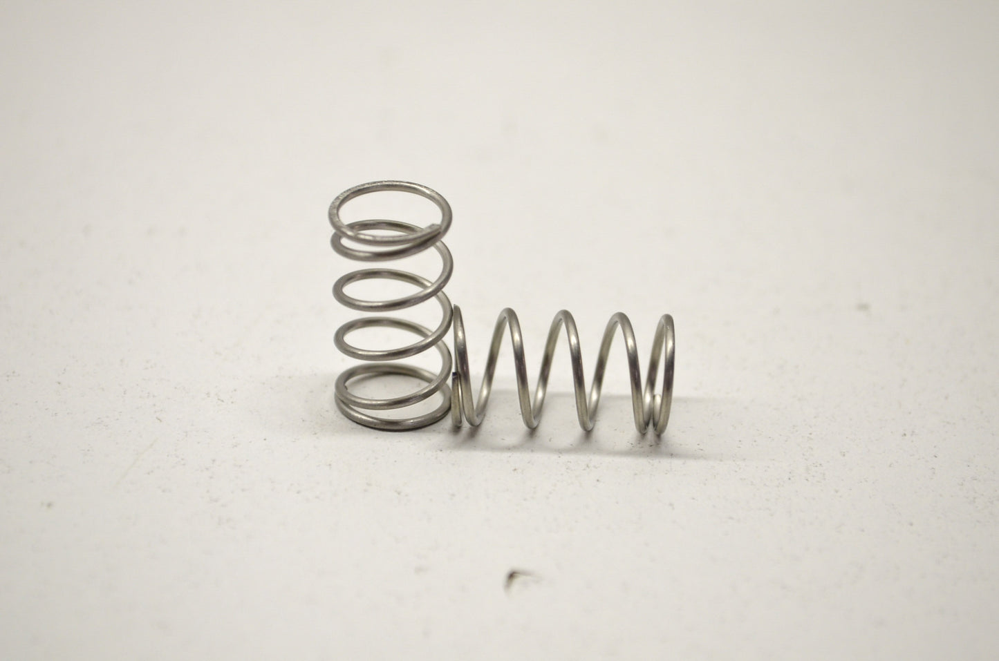 OEM Harley-Davidson 26436-86 Compression Spring Qty 2 NOS