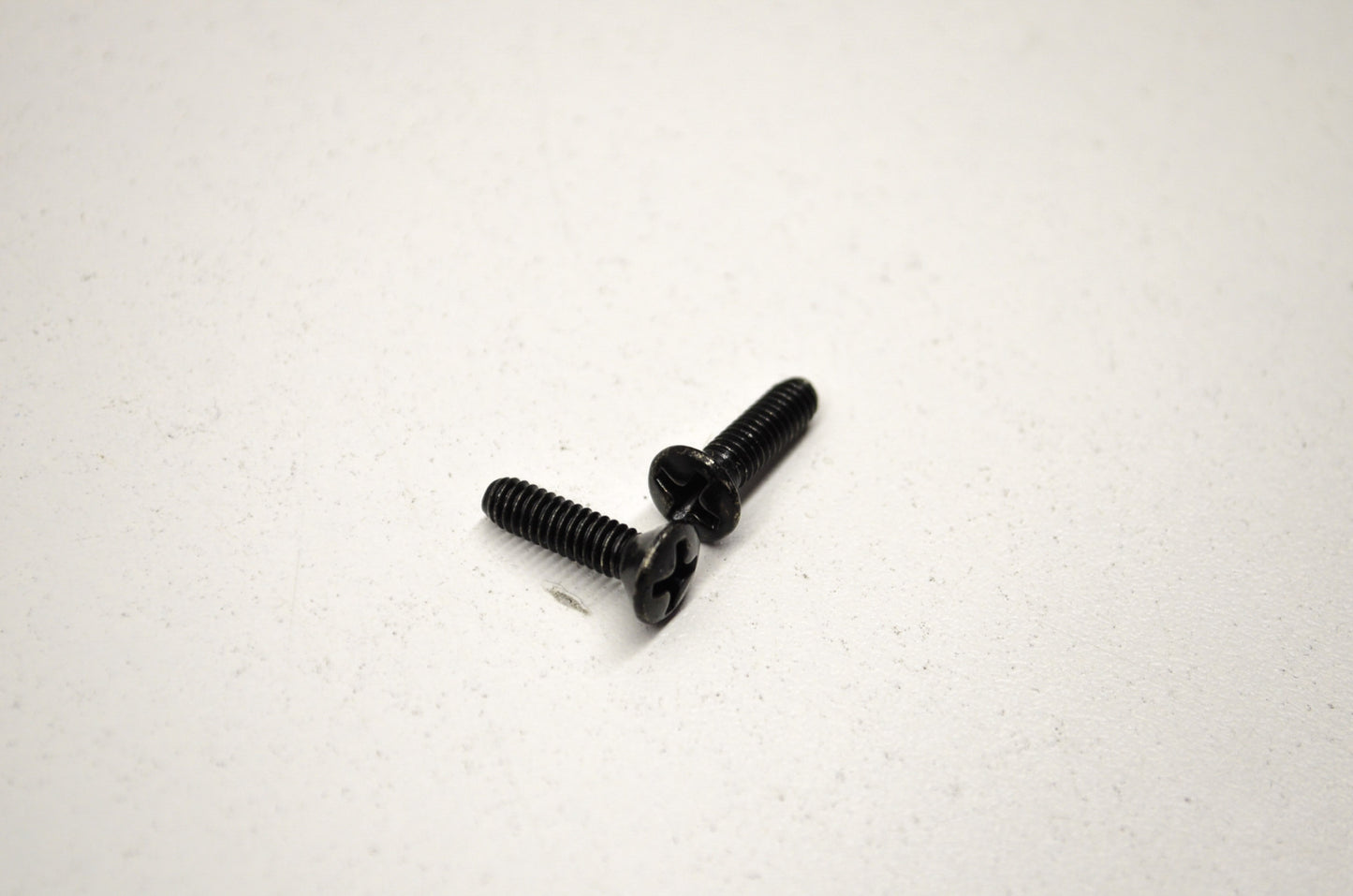 OEM Harley-Davidson 2579A Screw Qty 2 NOS