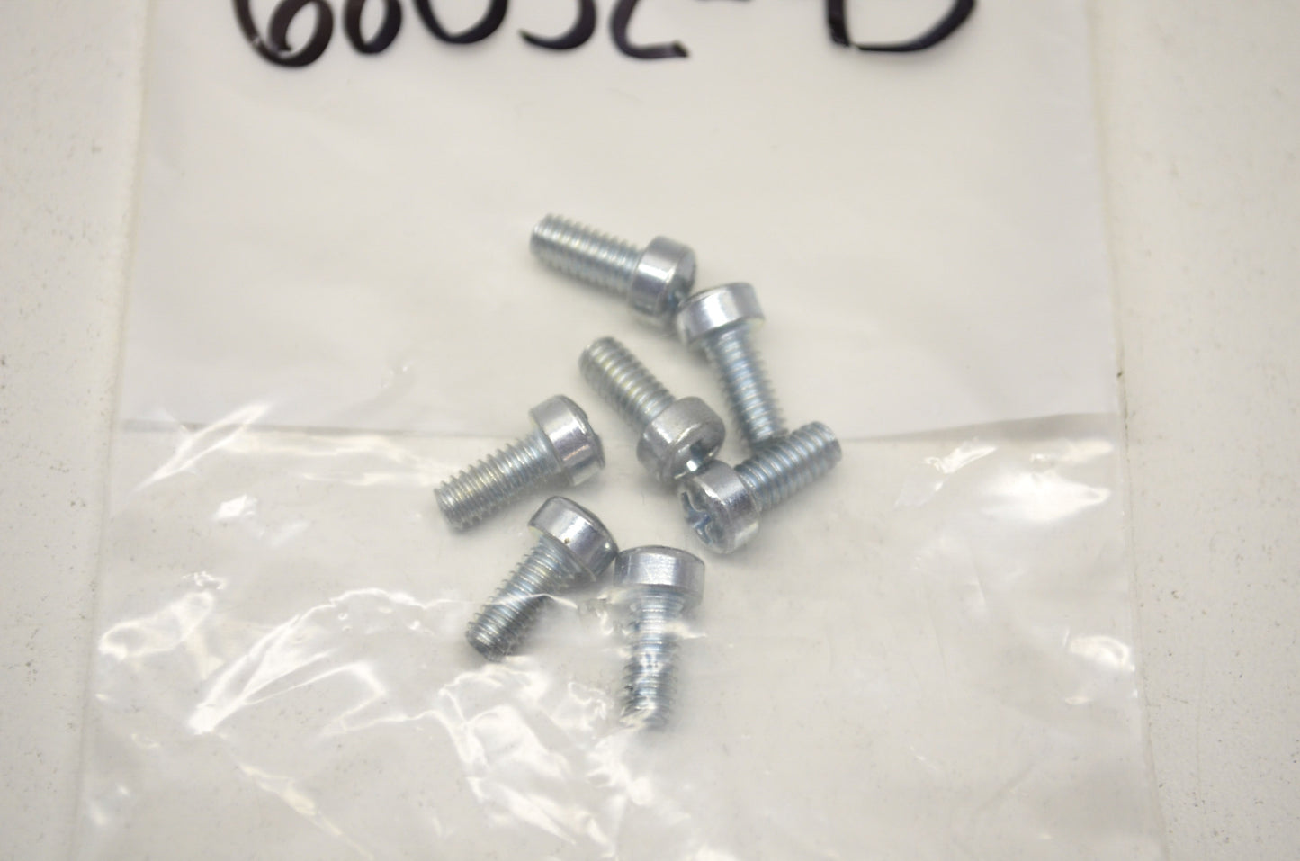 OEM Harley-Davidson 68052-93 Screw Qty 7 NOS