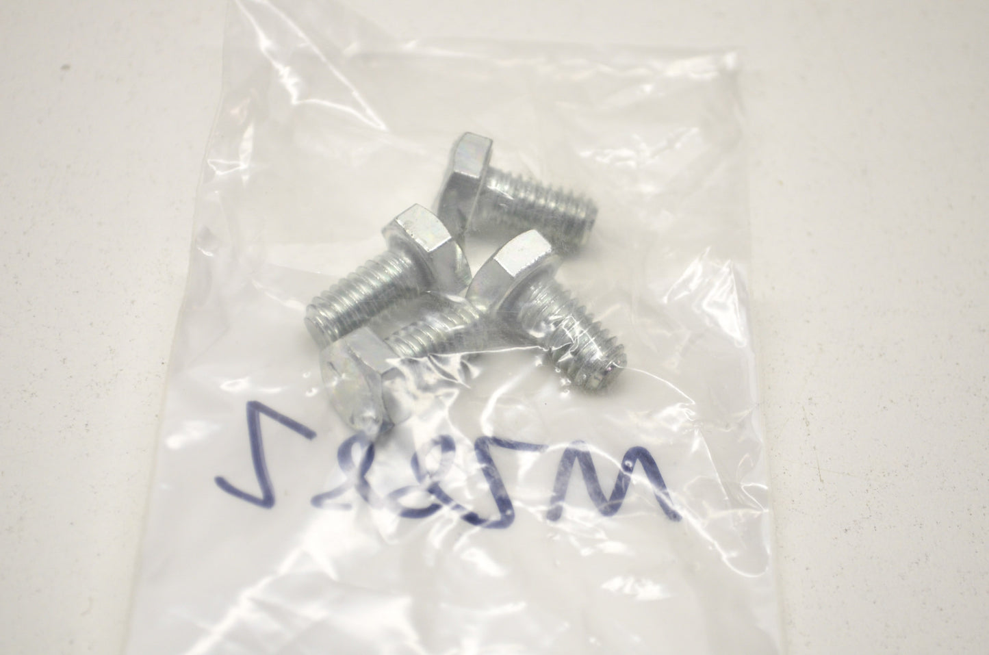 OEM Harley-Davidson 2882W Cap Screw Qty 4 NOS
