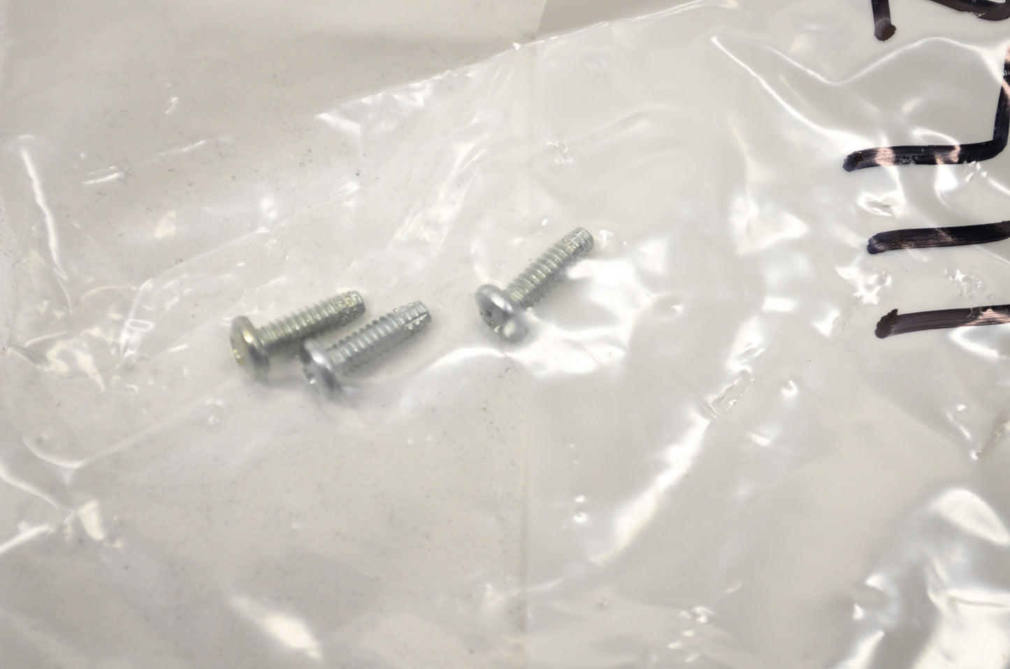 OEM Harley-Davidson 2711 Screw Qty 3 NOS