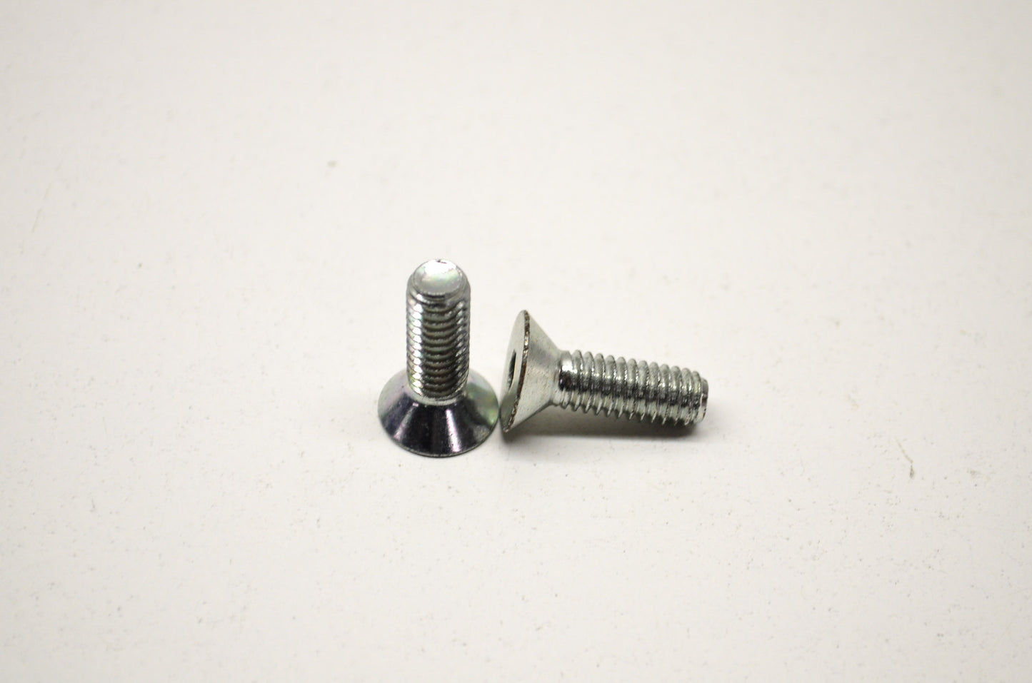 OEM Harley-Davidson 3685 Flat Head Screw 5/16-18x1 Qty 2 NOS