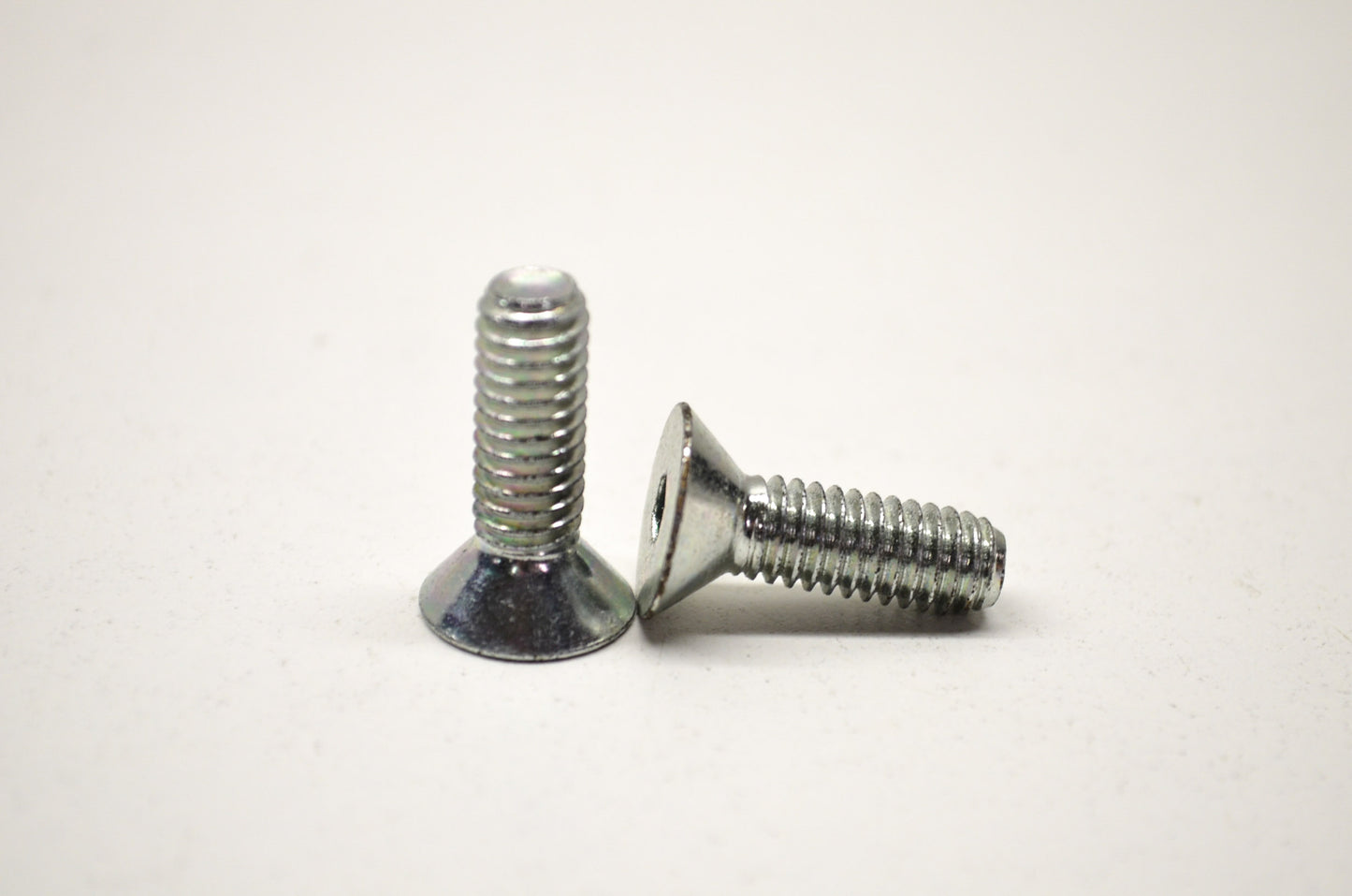 OEM Harley-Davidson 3685 Flat Head Screw 5/16-18x1 Qty 2 NOS