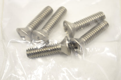 OEM Harley-Davidson 1357W Screw Qty 5 NOS