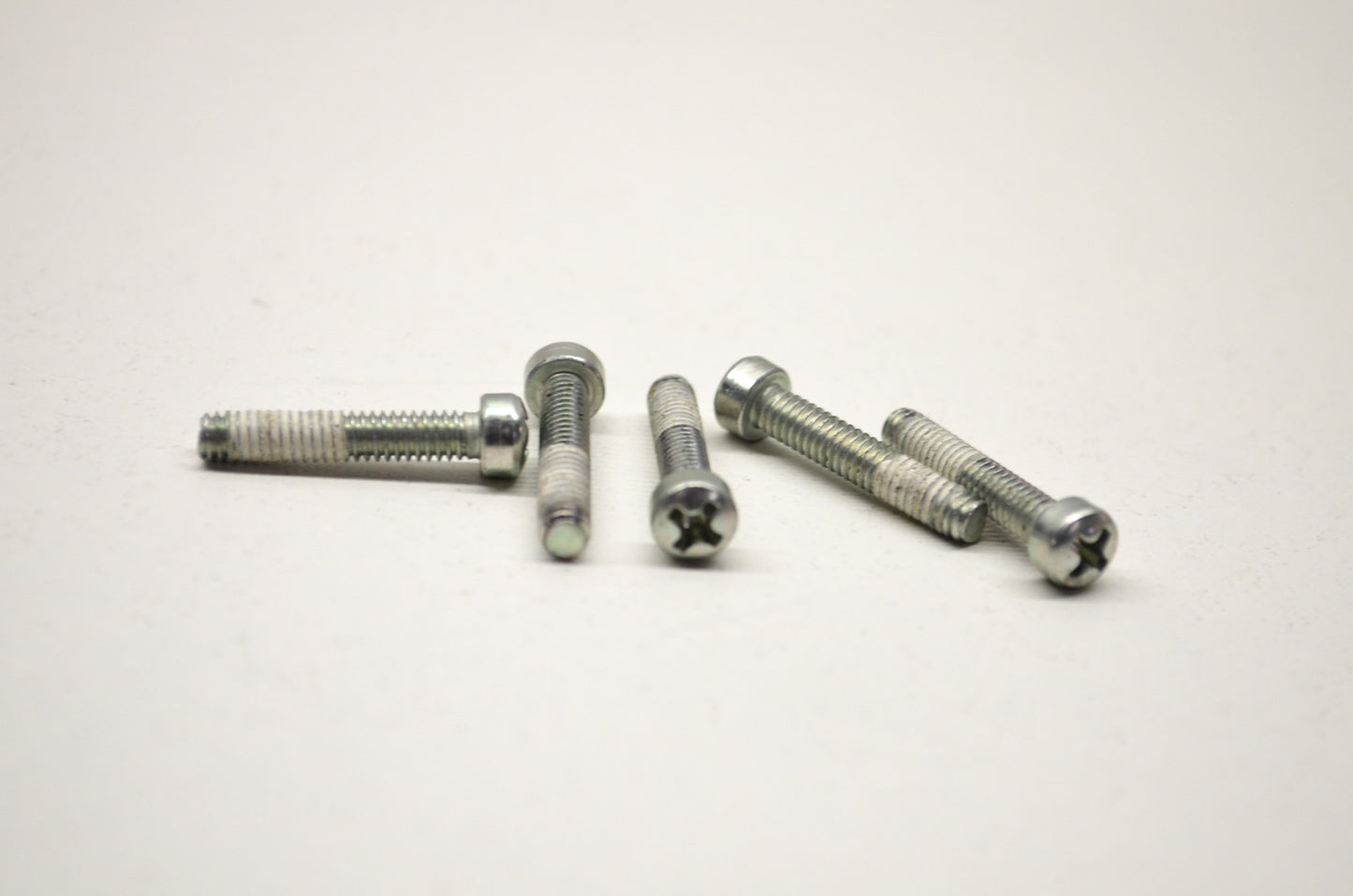 OEM Harley-Davidson 1241 Machine Fillister Screw Qty 5 NOS