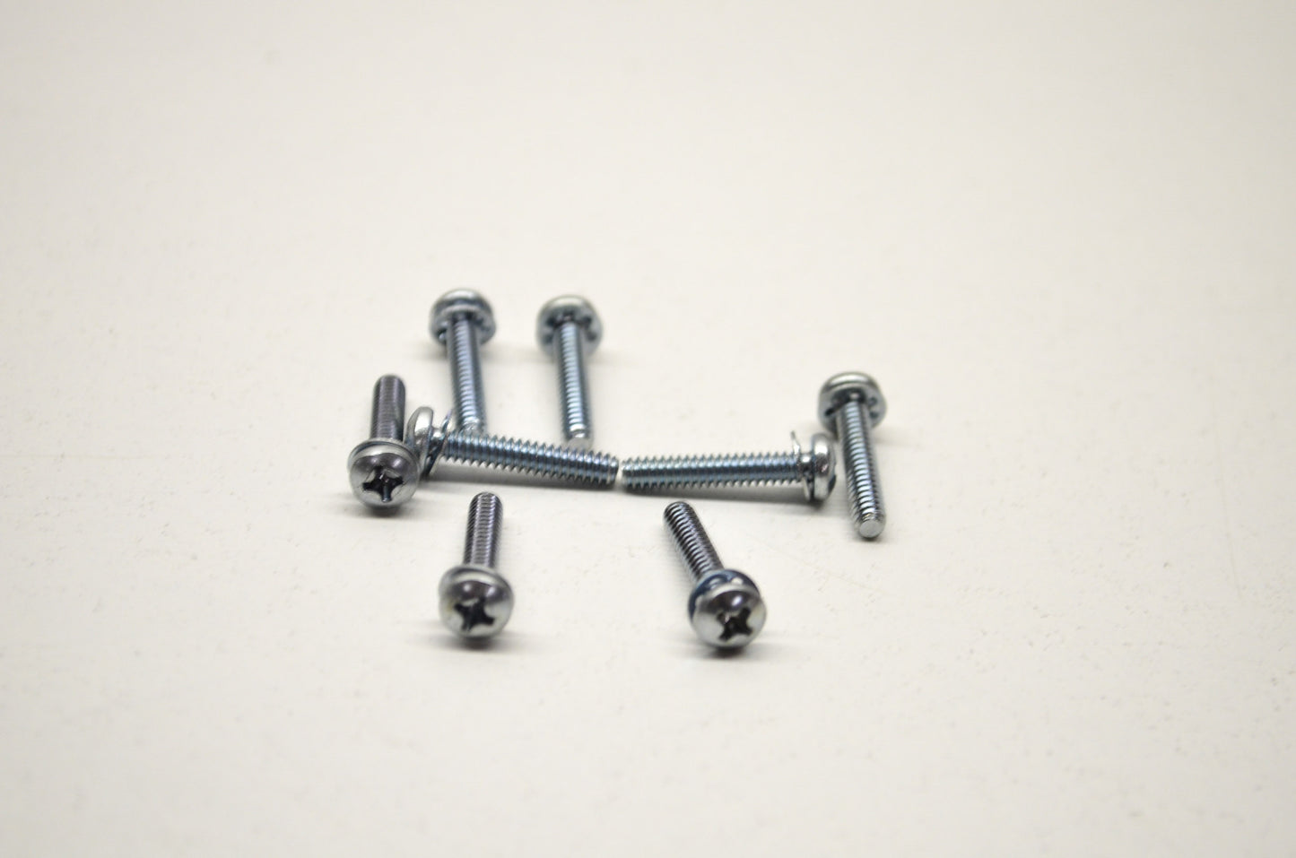 Pan Screws Road King Electra Glide Tri Glide Qty 8 NOS