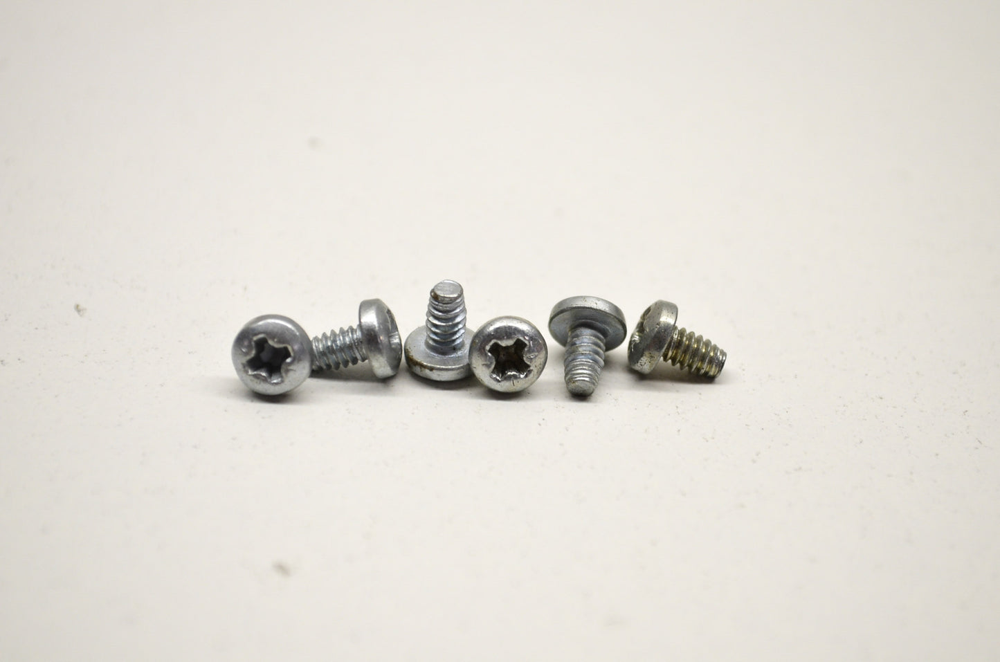 OEM Harley-Davidson 2803W Screw Qty 6 NOS