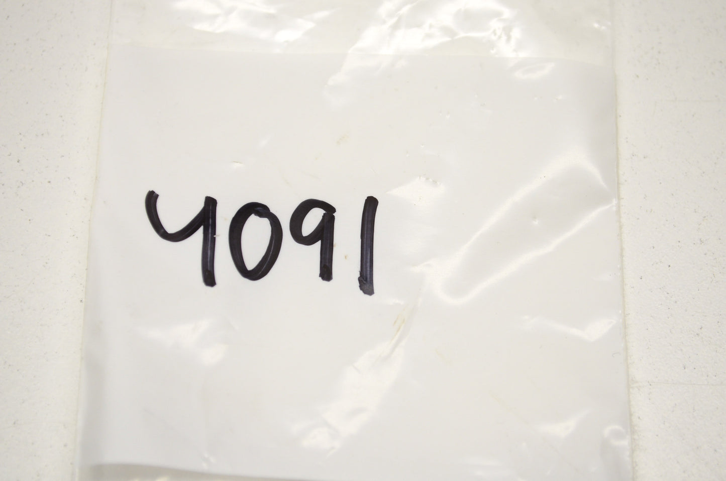 OEM Harley-Davidson 4091 Screw Qty 4 NOS