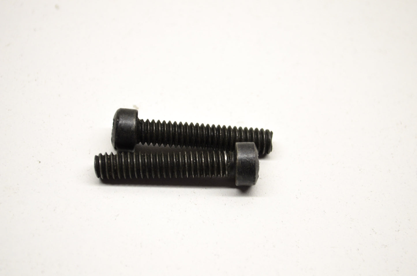 OEM Harley-Davidson 903 Screw Qty 2 NOS