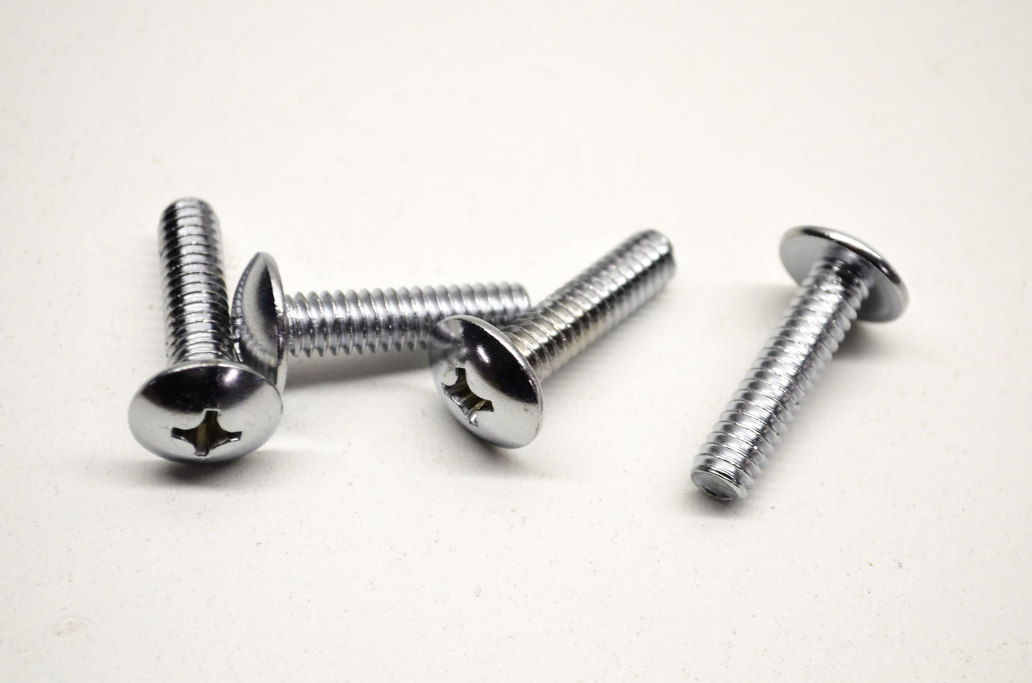 OEM Harley-Davidson 2648 Screw Qty 4 NOS