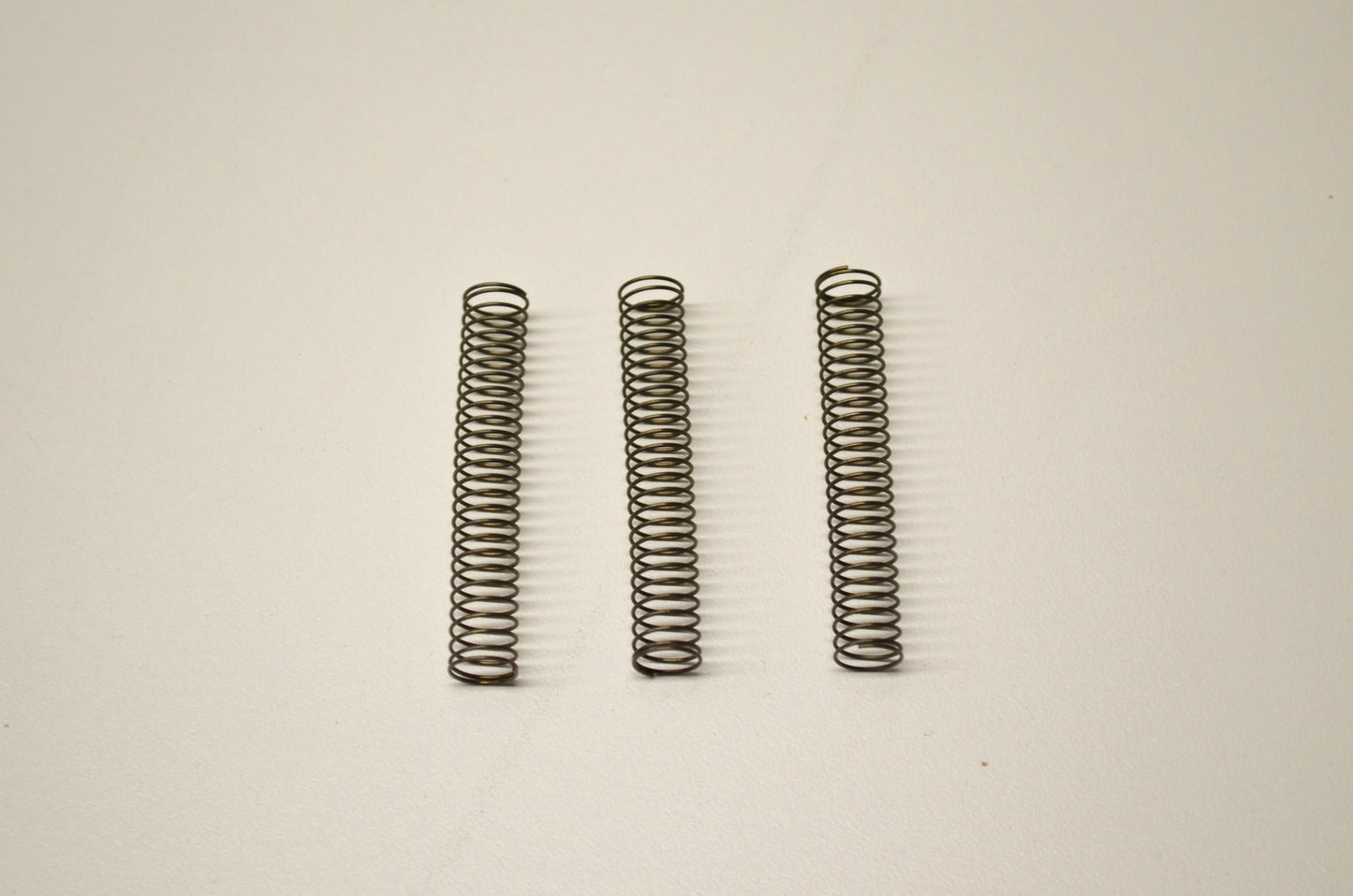 OEM Harley-Davidson 26262-80 Oil Pump Spring Qty 3 NOS