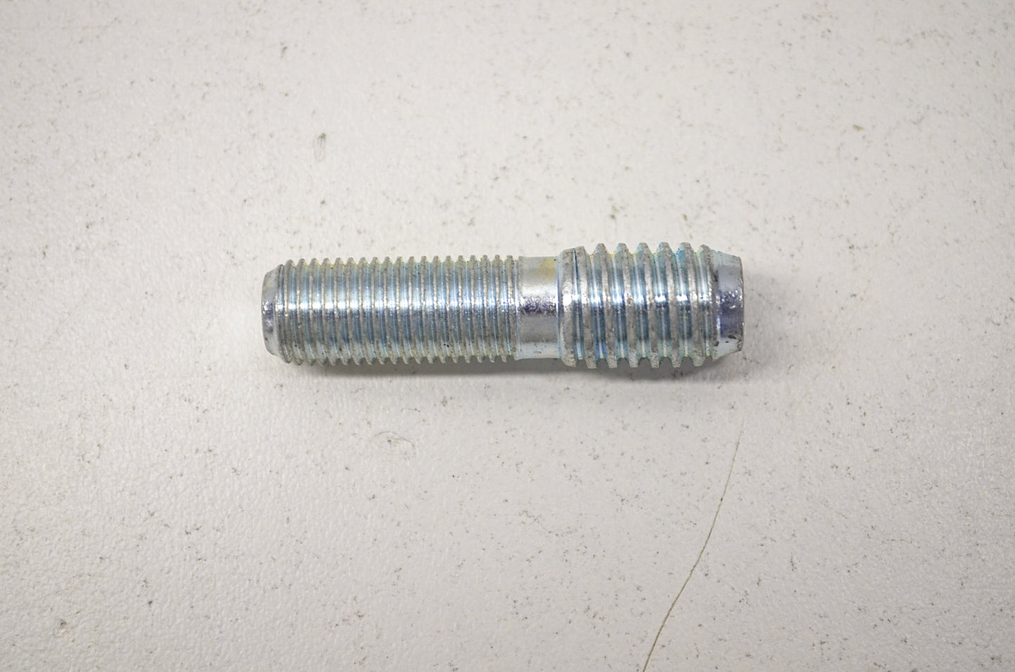 OEM Harley-Davidson 34724-36 Transmission Case Stud NOS