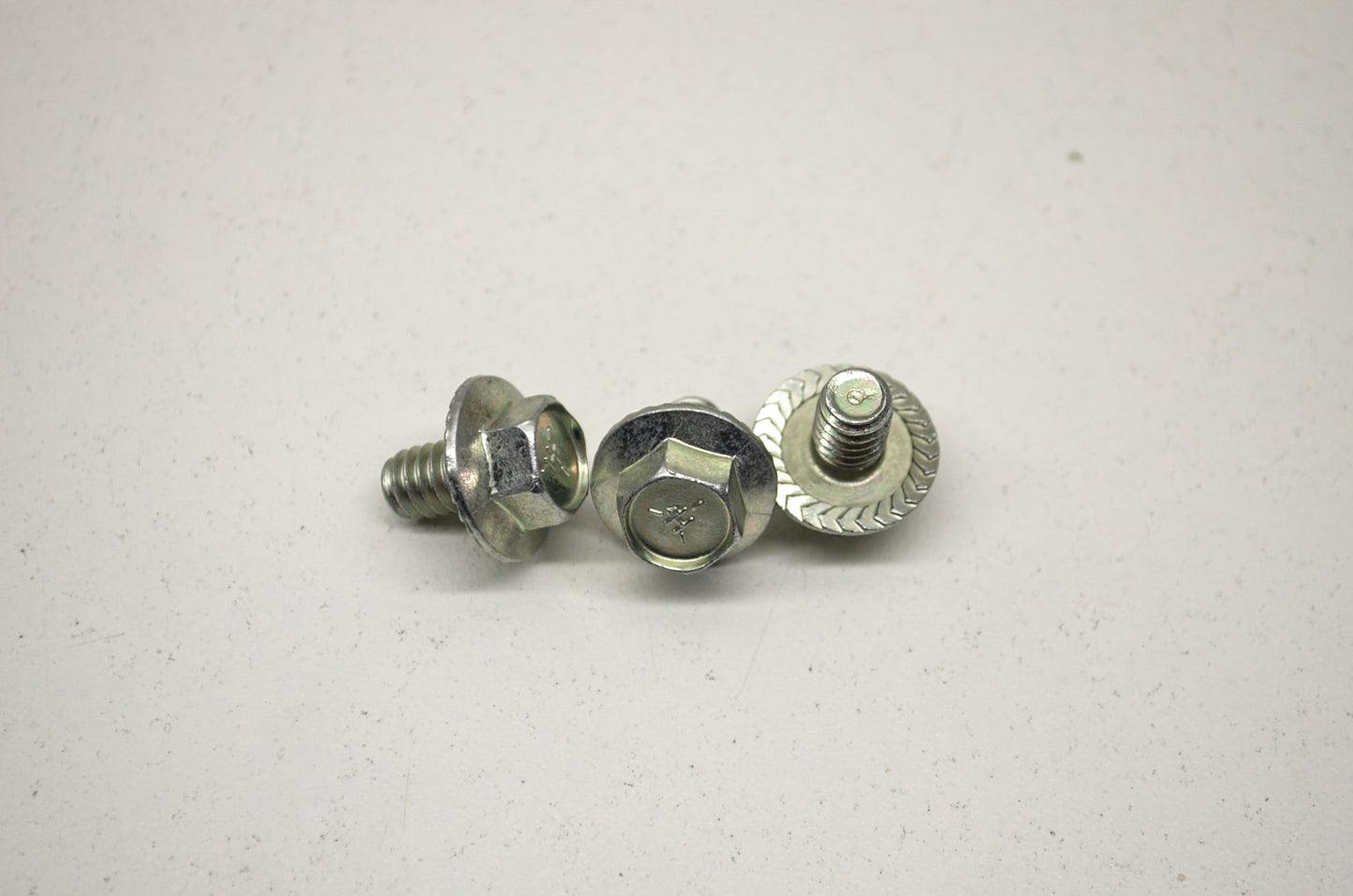 OEM Harley-Davidson 3563 Flange Screw Qty 3 NOS