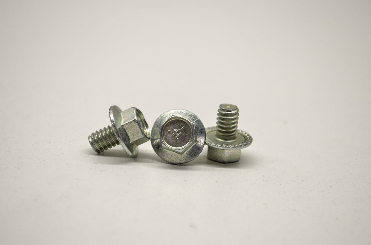 OEM Harley-Davidson 3563 Flange Screw Qty 3 NOS