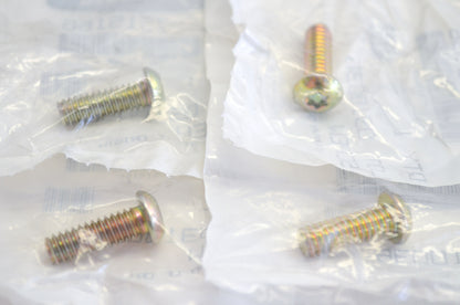 OEM Polaris 7515166 Screw Qty 4 NOS