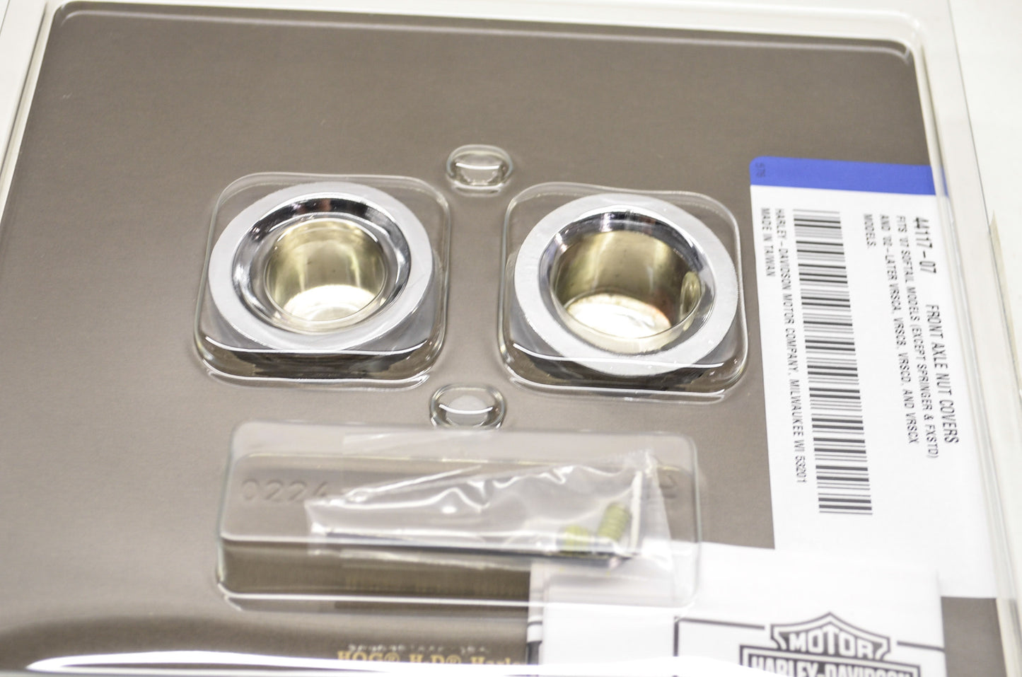OEM Harley-Davidson 44117-07 Classic Chrome Front Axle Cover NOS