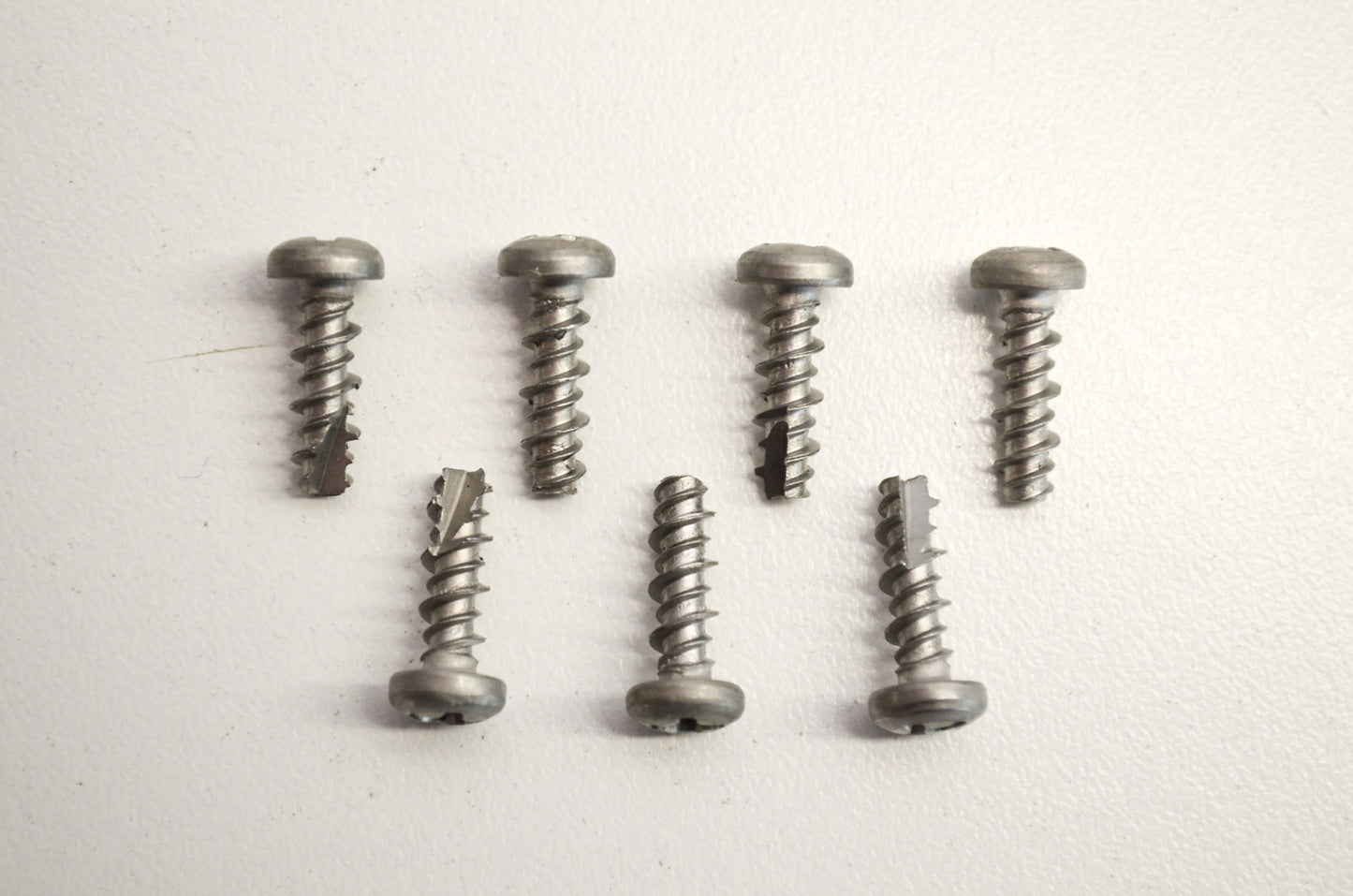 OEM Kawasaki 92011-562 Screw 0.16x0.5 Qty 7 NOS