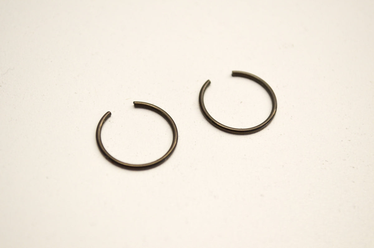 OEM Kawasaki 92036-003 Piston Pin Circlip Qty 2 NOS