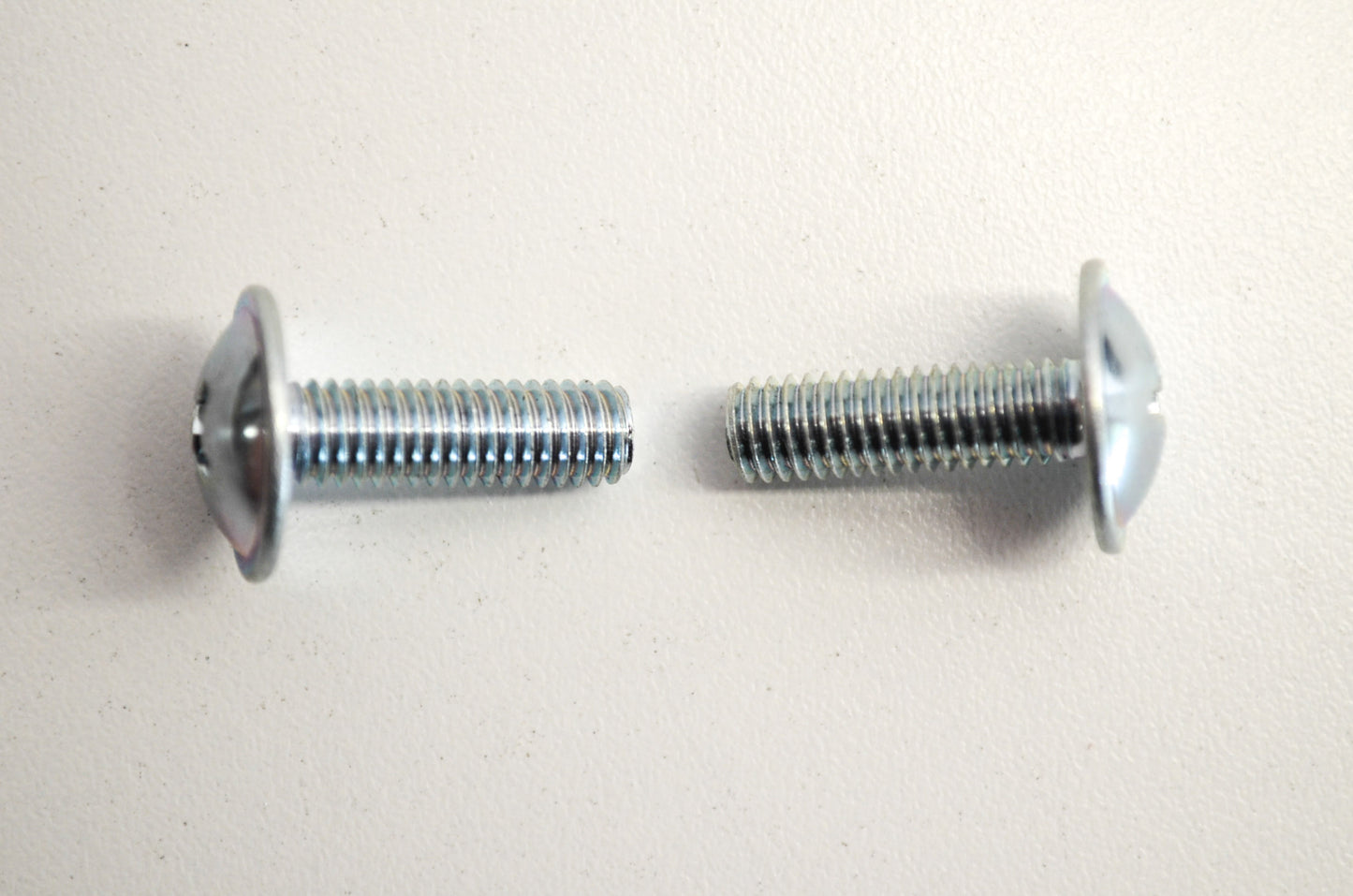 OEM Kawasaki 92009-1289 Screw 6x20 Qty 2 NOS