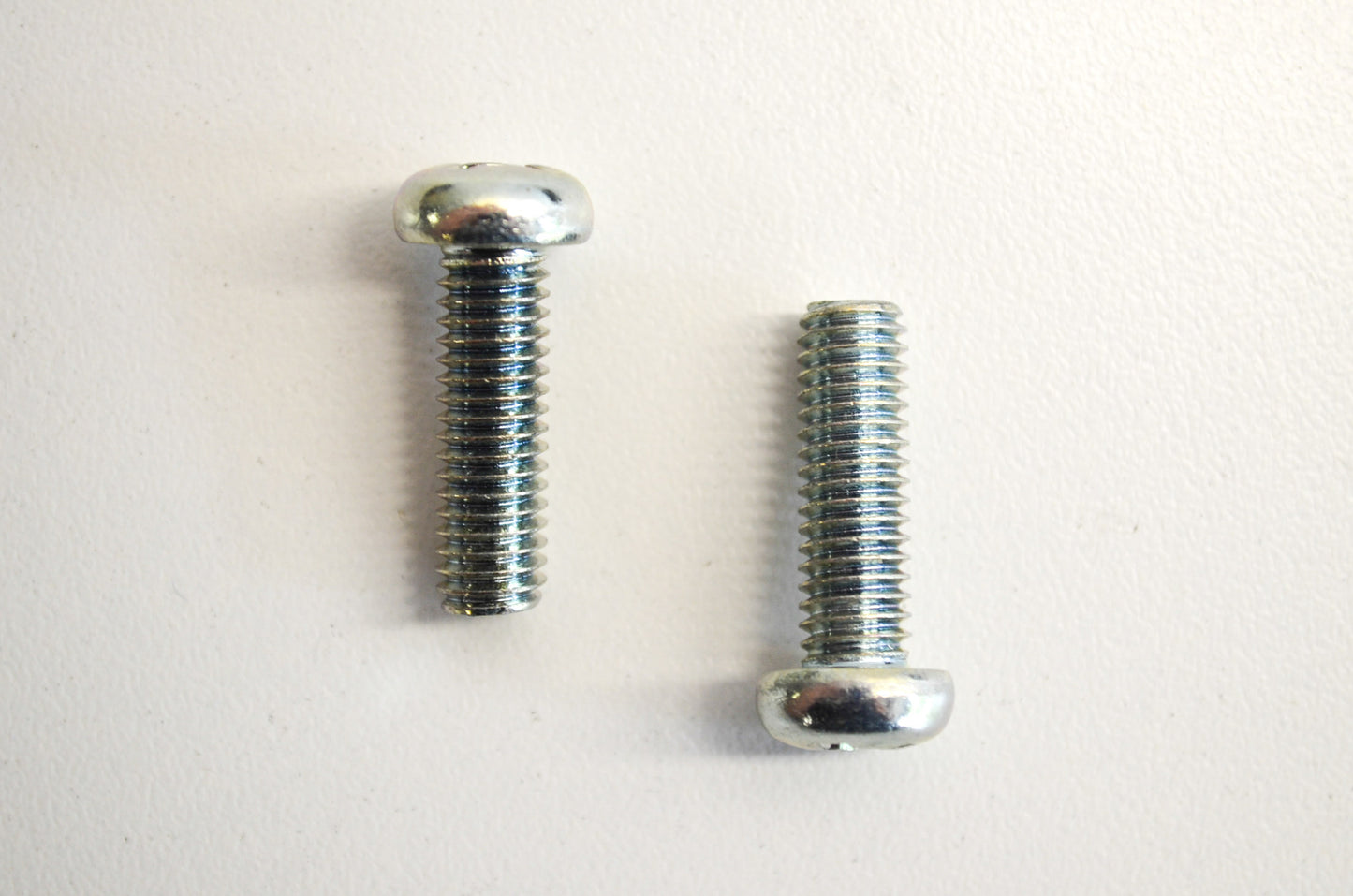 OEM Kawasaki 220B0620 Pan Head Screw 6X20 Qty 2 NOS