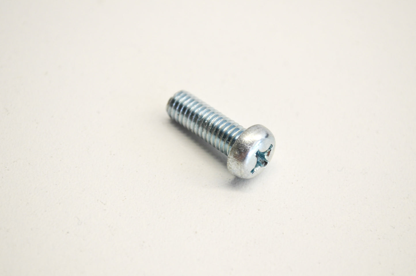 OEM Kawasaki 220B0618 Pan Head Screw 6X18 NOS