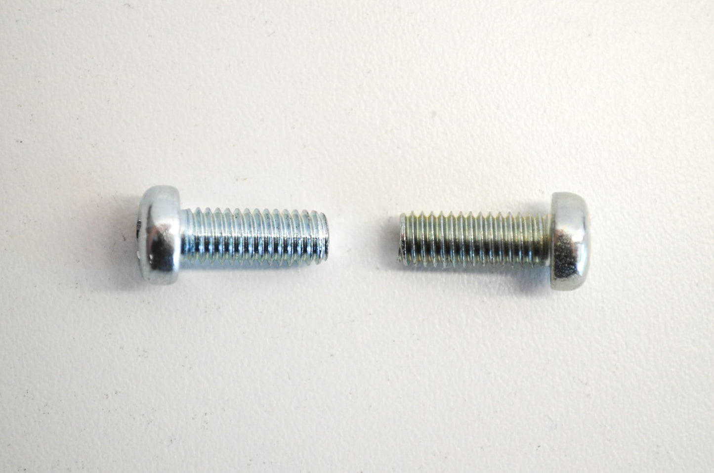 OEM Kawasaki 220B0616 Pan Head Screw 6X16 Qty 2 NOS