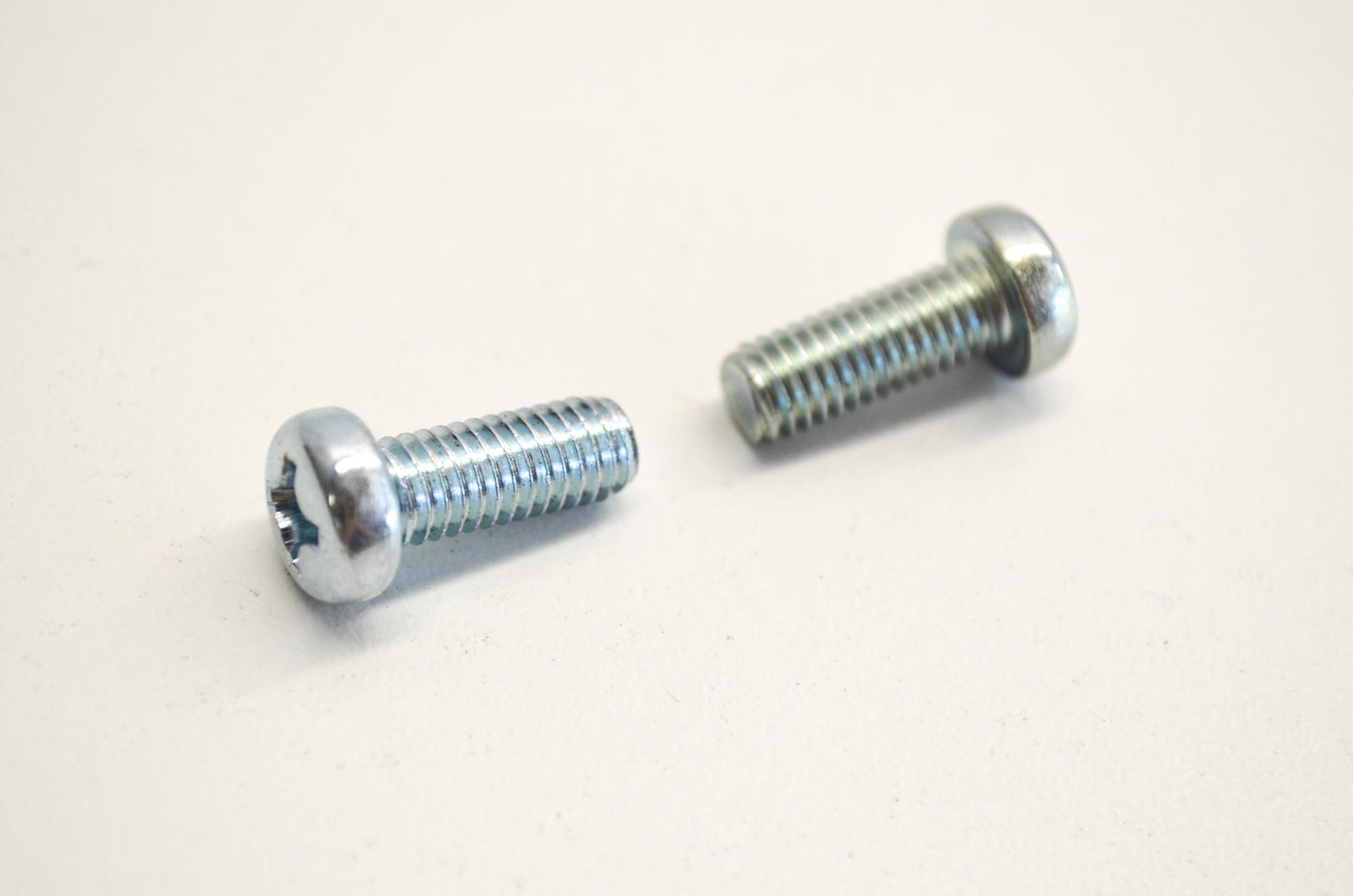 OEM Kawasaki 220B0616 Pan Head Screw 6X16 Qty 2 NOS
