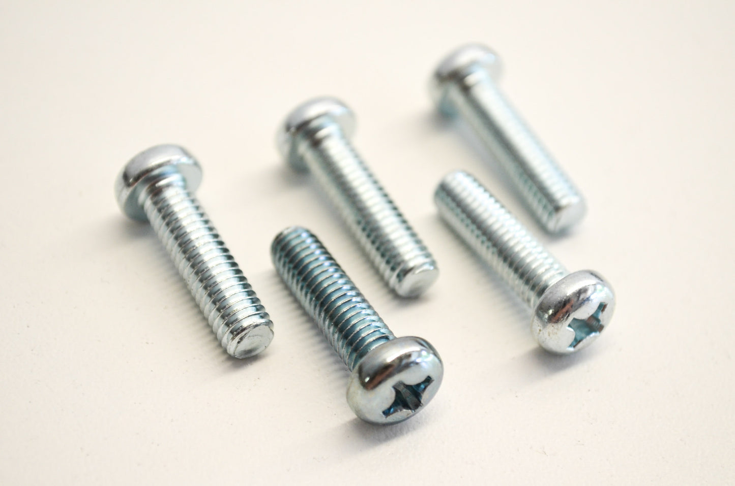 OEM Kawasaki 220B0622 Pan Head Screw 6X22 Qty 5 NOS