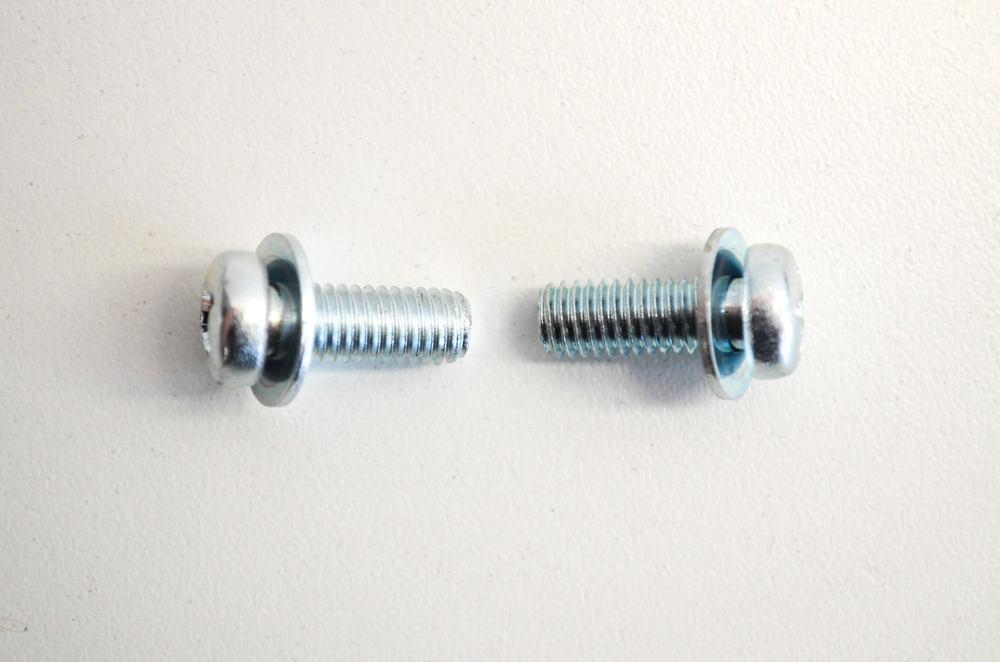 New OEM Kawasaki Screws QTY 2 Jet Ski KZ 125 250 500 NOS