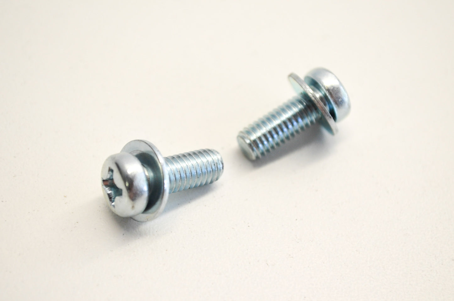 New OEM Kawasaki Screws QTY 2 Jet Ski KZ 125 250 500 NOS