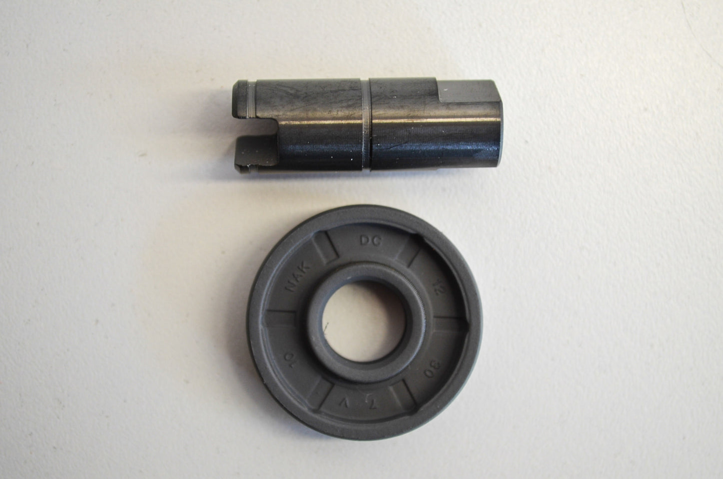 OEM KTM 60035054144 Water Pump Shaft w/ Seal Ring NOS