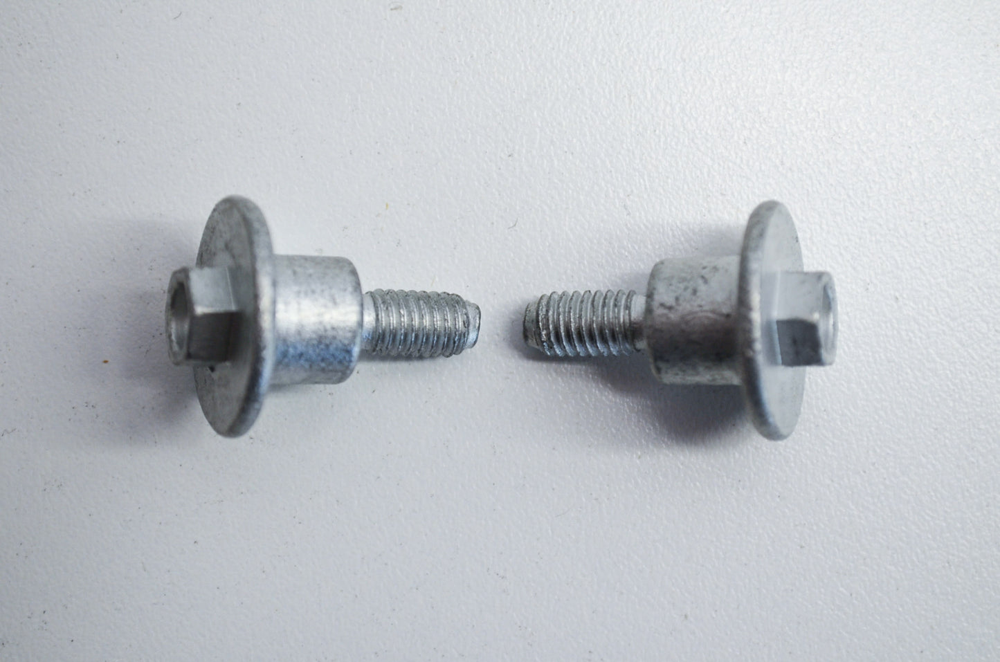 OEM KTM 60035001000 Special Screw M6X21 WS=8 Qty 2 NOS