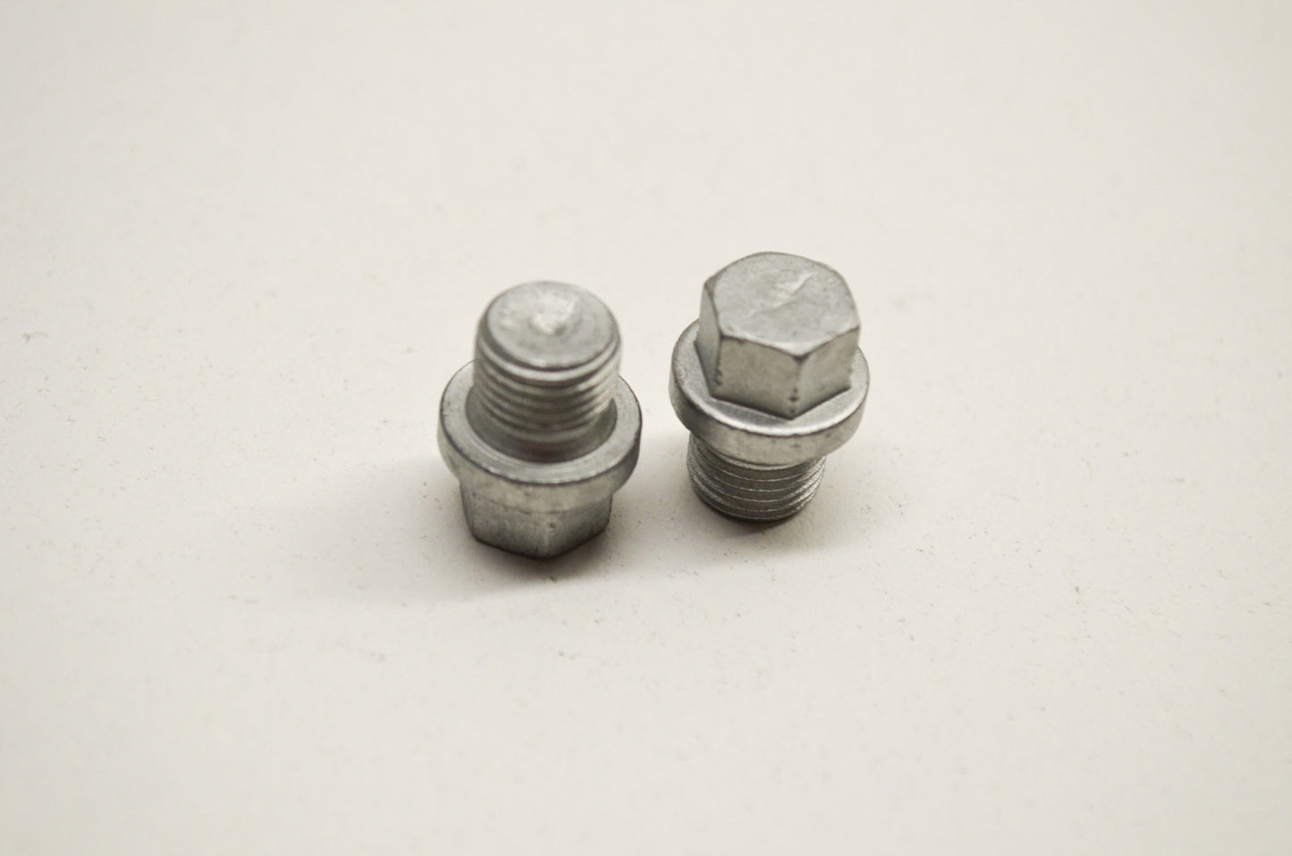OEM KTM 910100003 Plugs Duke EXC EGS MXC SXC TXC LC4 Qty 2 NOS