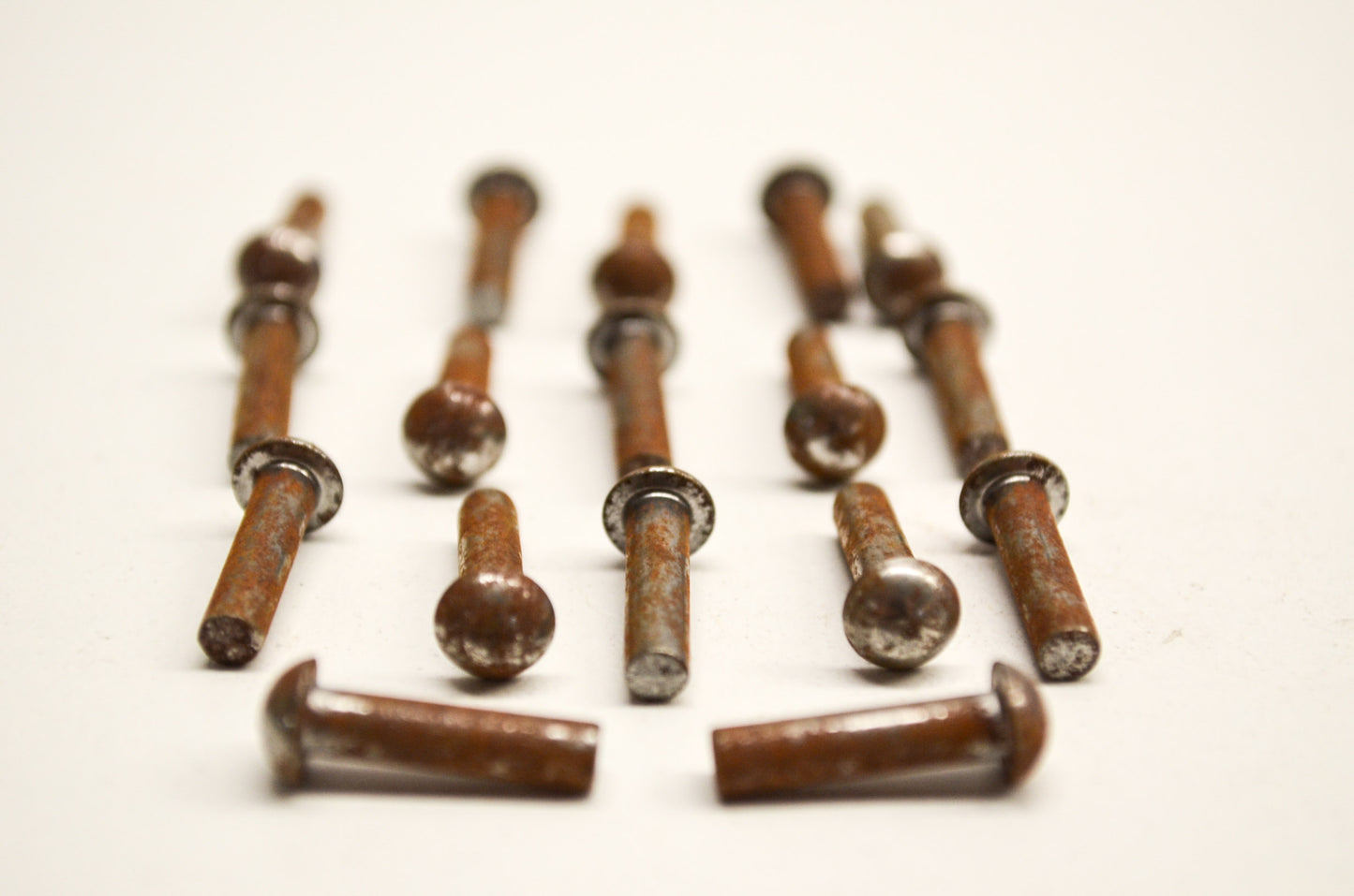 OEM Harley-Davidson 8486 Rivet Qty 17 NOS
