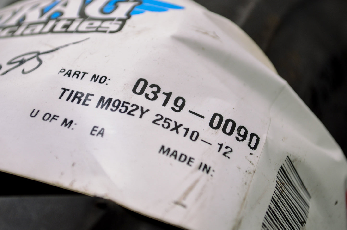 New Maxxis M952Y Rear Tire 25x10-12