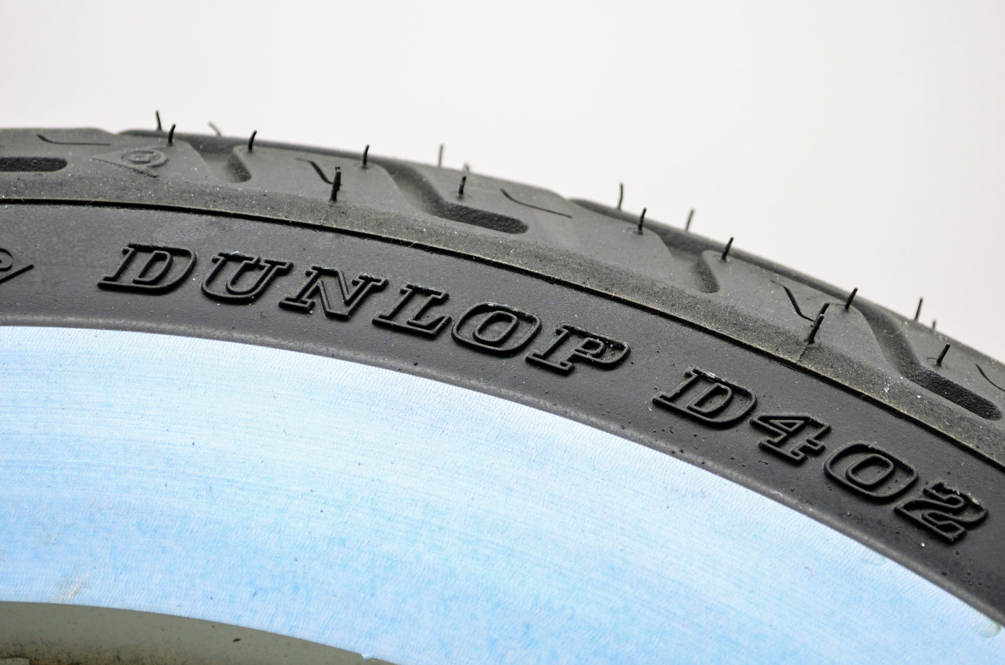 New Dunlop Harley Davidson D402 Rear Tire MT90B16M/C