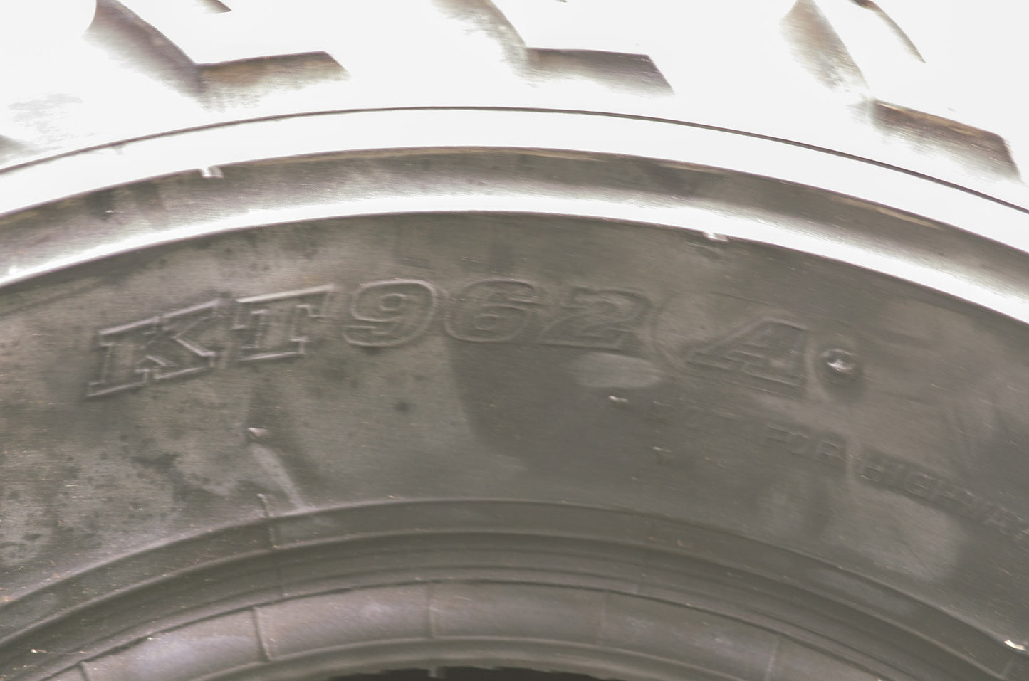 New Dunlop KT962 Tire 24x10-11