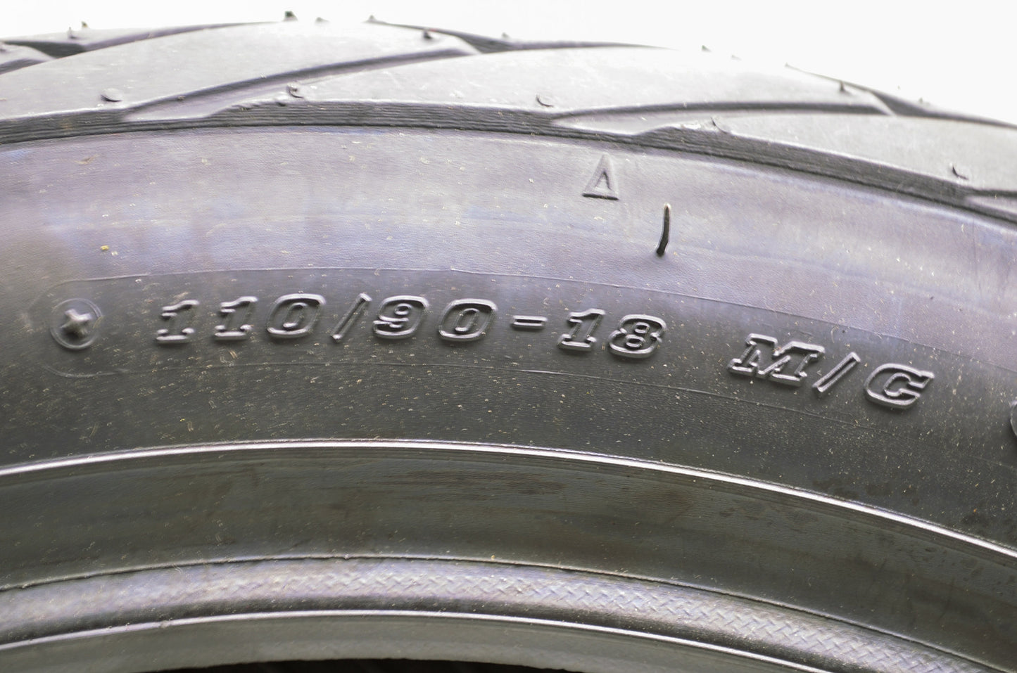 New Dunlop Qualifier F20 Front Tire 110/90-18