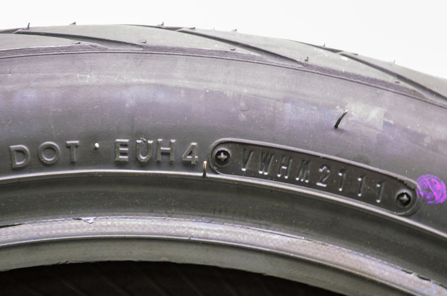 New Dunlop Qualifier F20 Front Tire 110/90-18