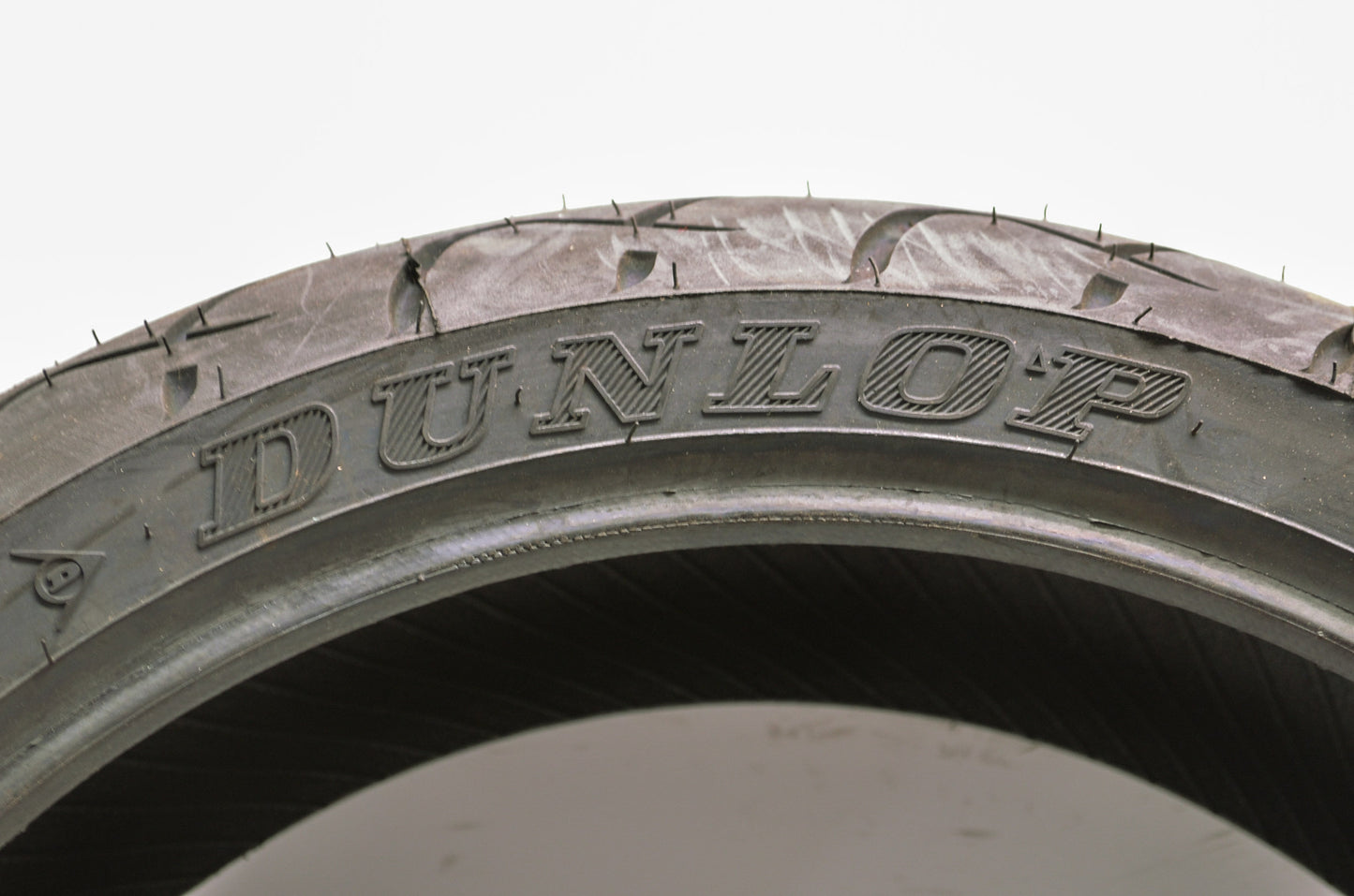 New Dunlop Sportsman Radial D207 Rear Tire 180/55-18