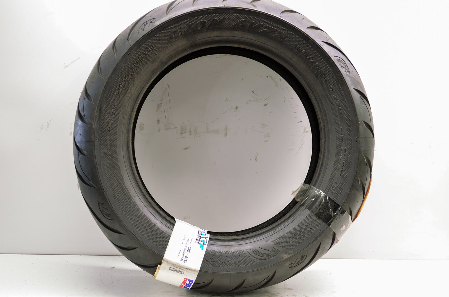 New Avon Cobra AV72 Rear Tire 180/70-R16
