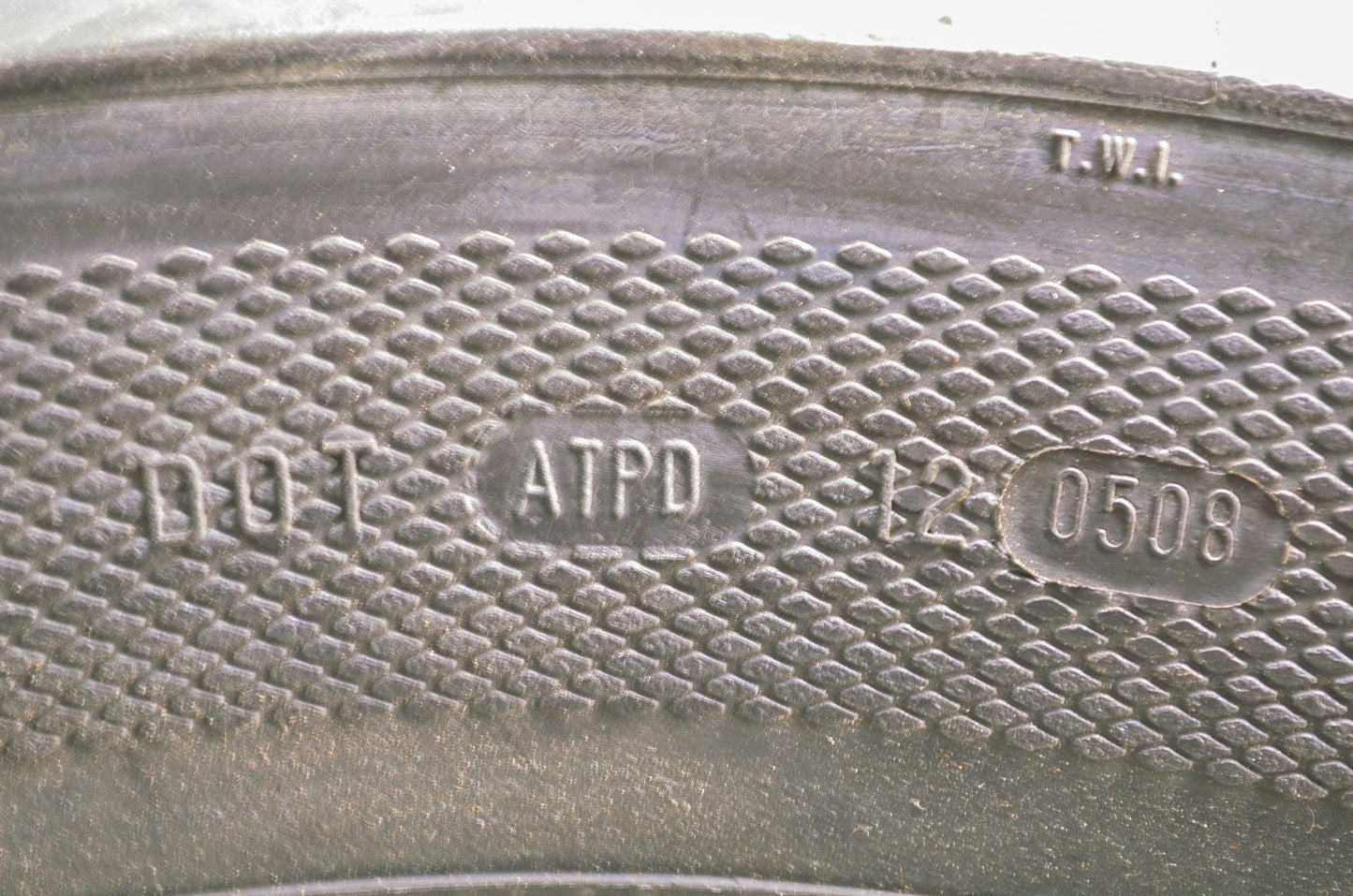 New Avon Cobra AV72 Rear Tire 180/70-R16