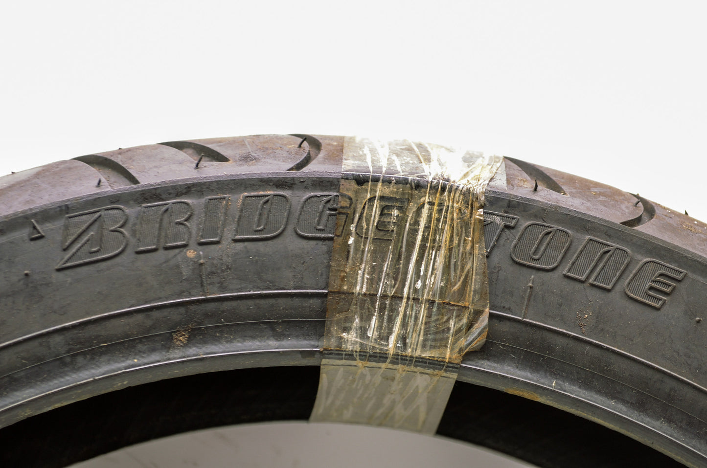 New Bridgestone Exedra Front Tire 130/70R1-18M