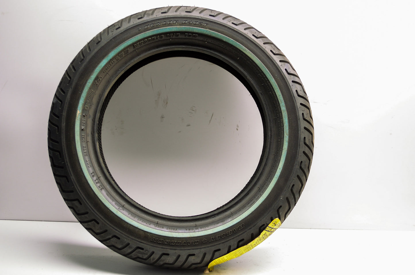 New Dunlop Harley Davidson D402 Front Tire MT90B16M/C