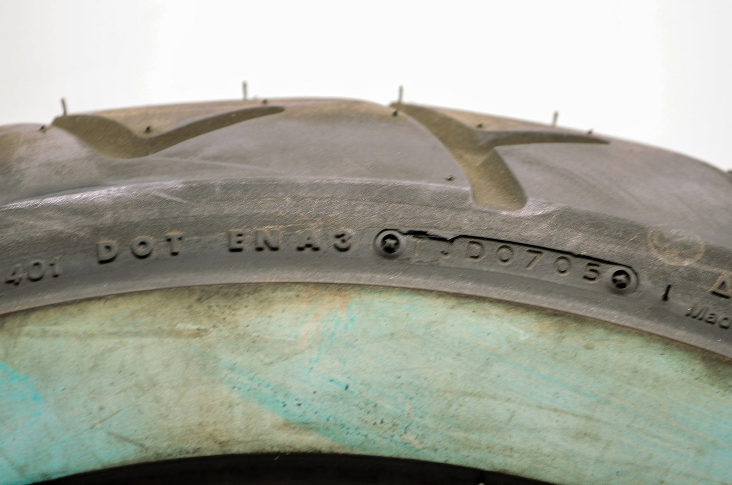 New Bridgestone Exedra Rear Tire 150/80B-16M/C