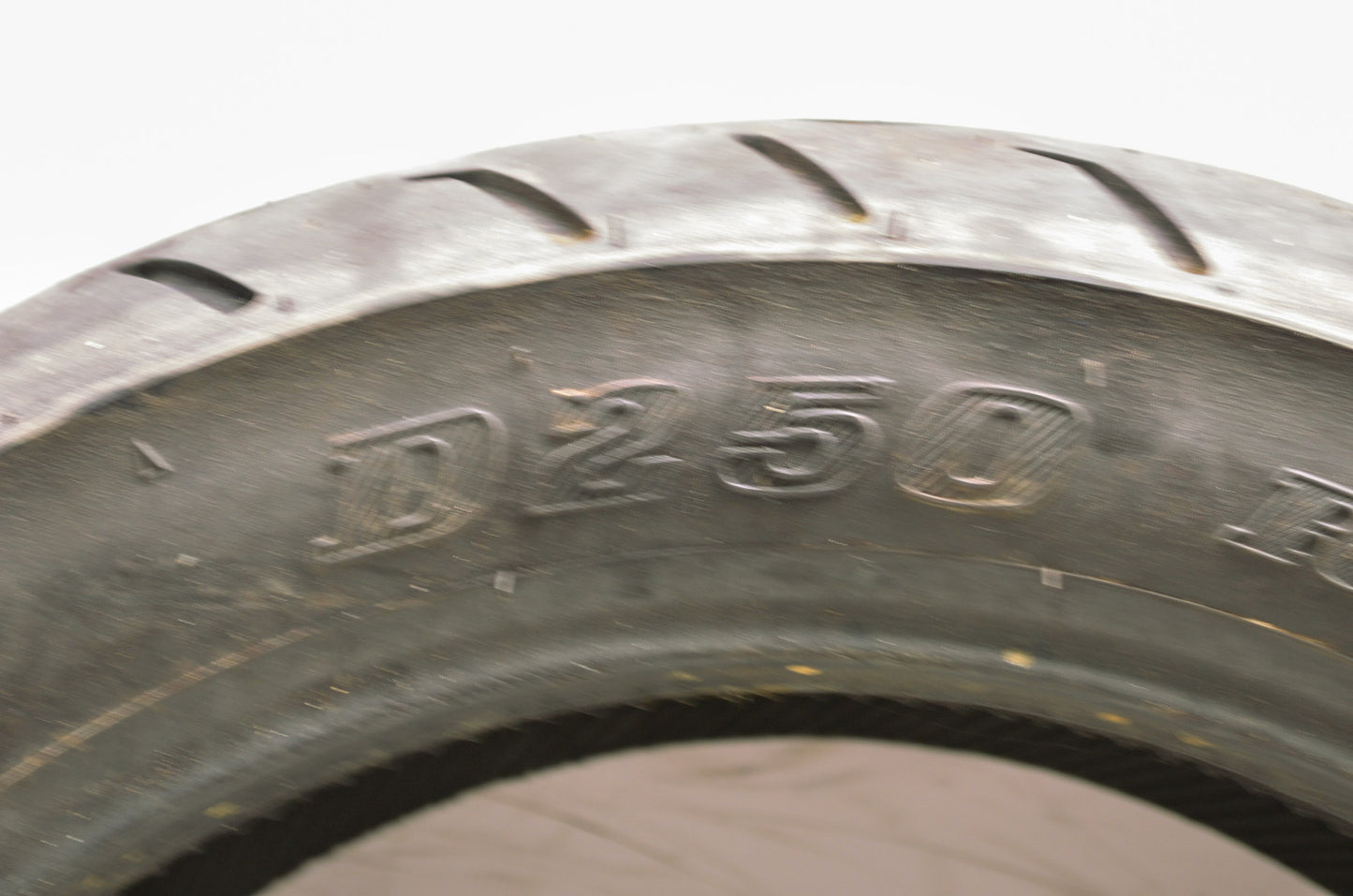 New Dunlop D250 Rear Tire 180/60R-16 74H