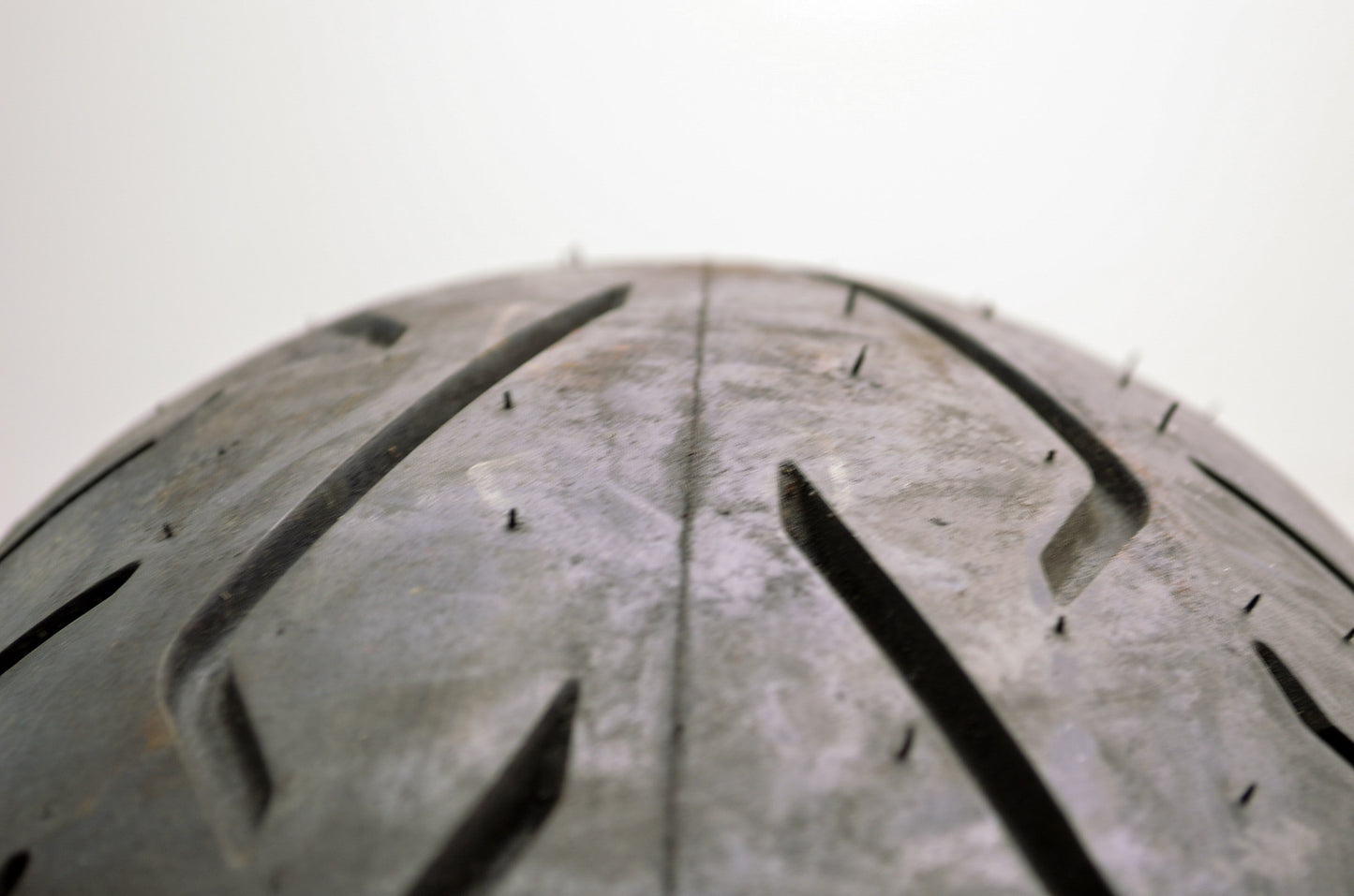 New Dunlop D250 Rear Tire 180/60R-16 74H