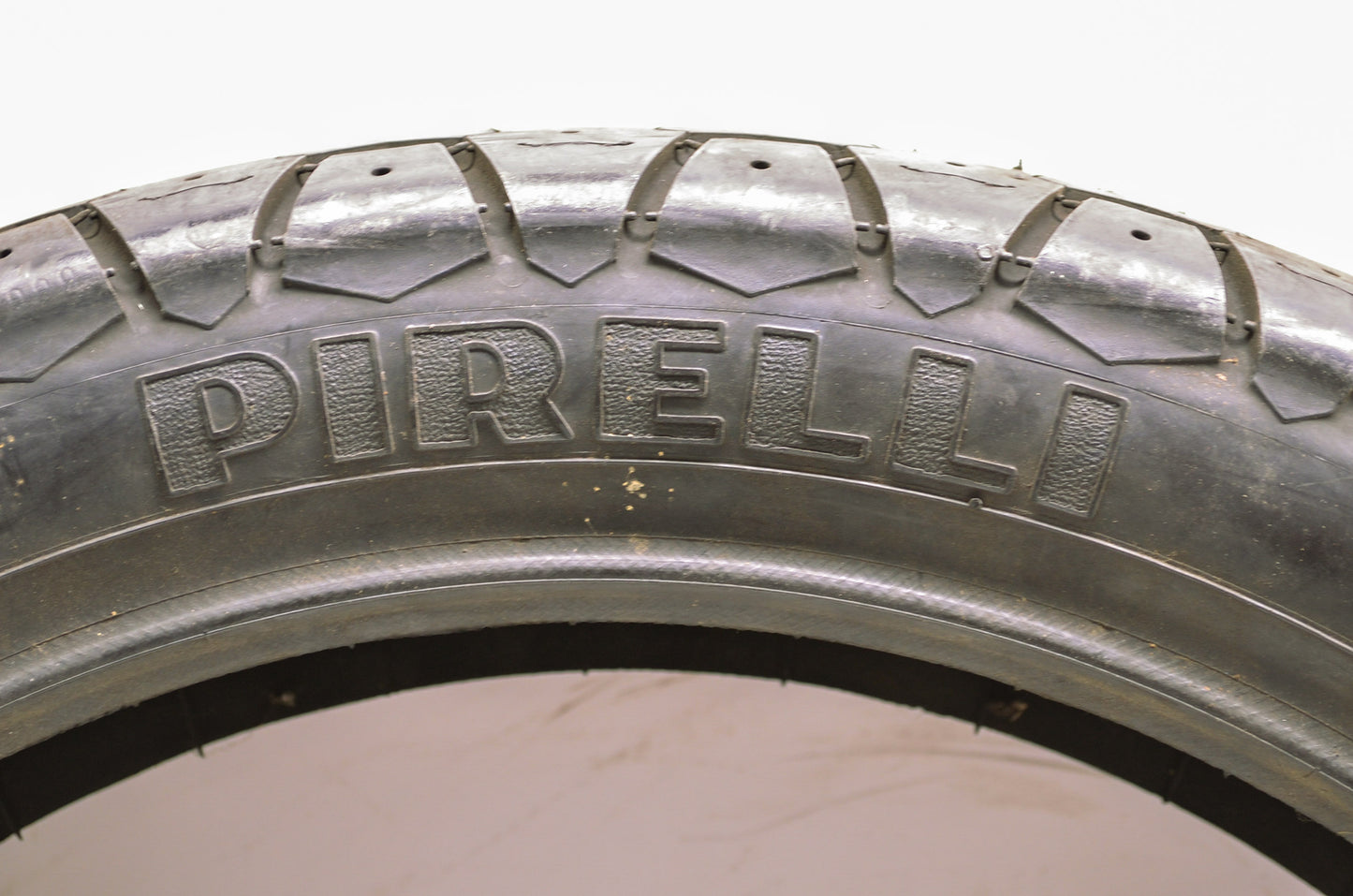New Pirelli Phantom MT 28 Front Tire 3.75V-18