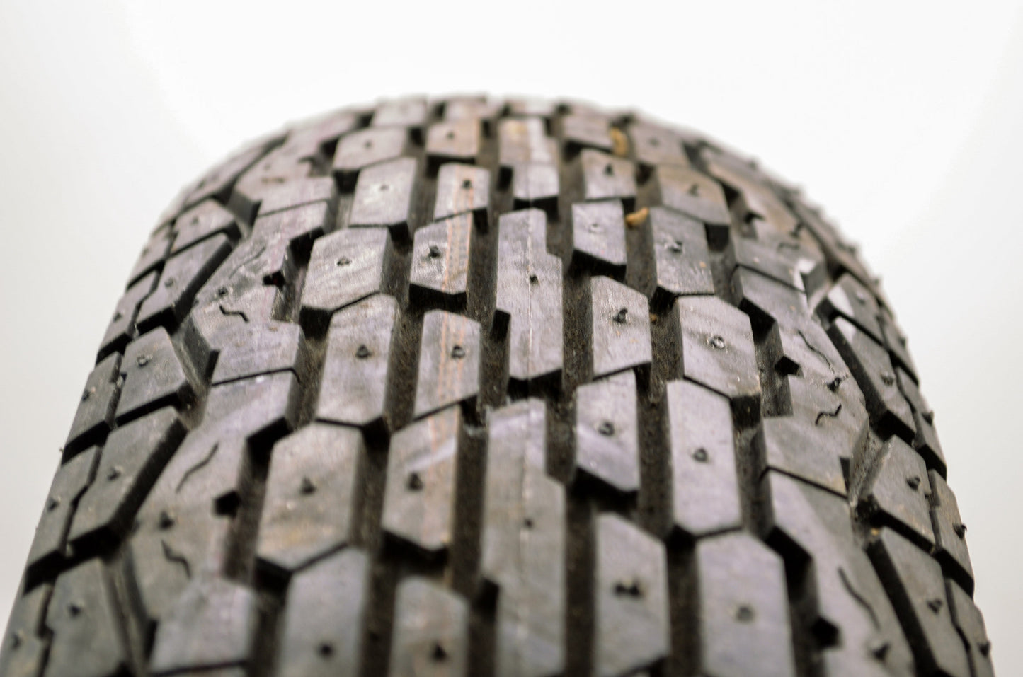 New Bridgestone Mopus Raised White Lettering Tire 110/90-19 62H